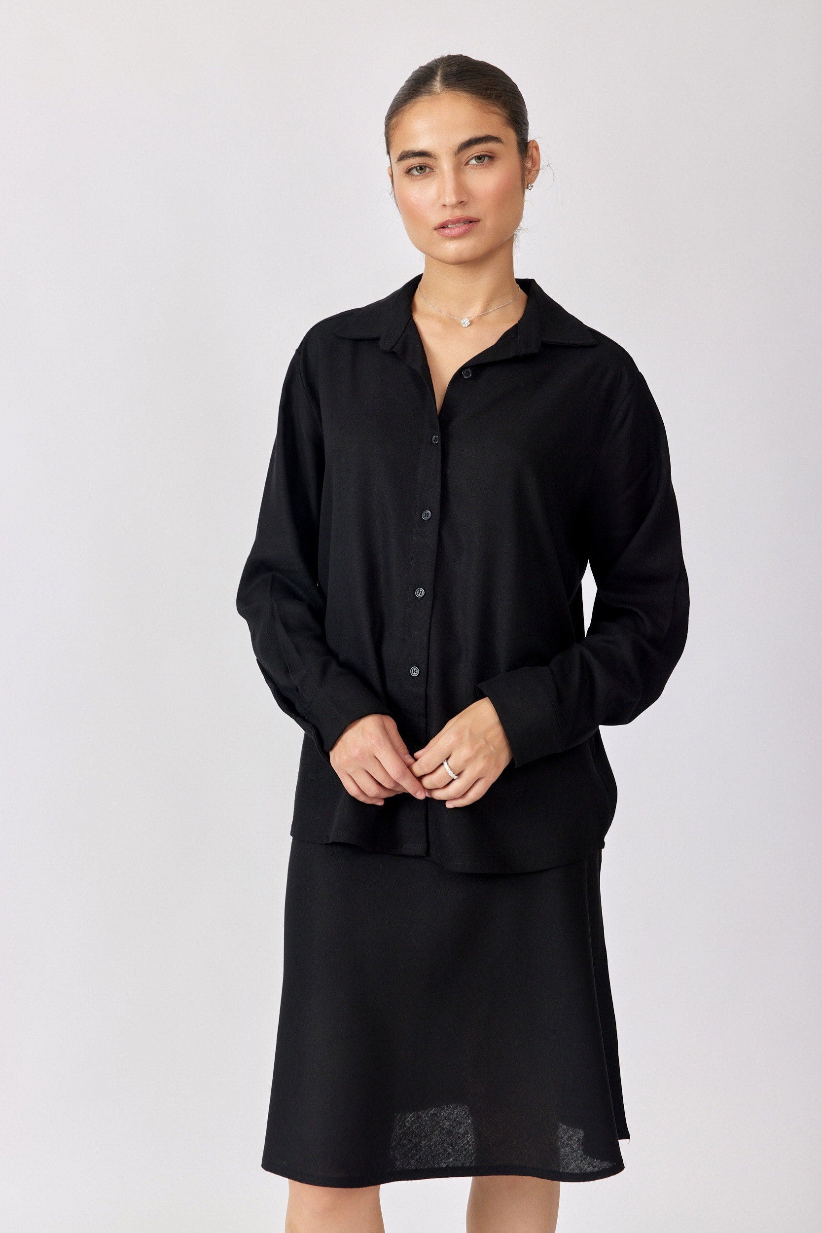 חולצת פשתן כפתורים