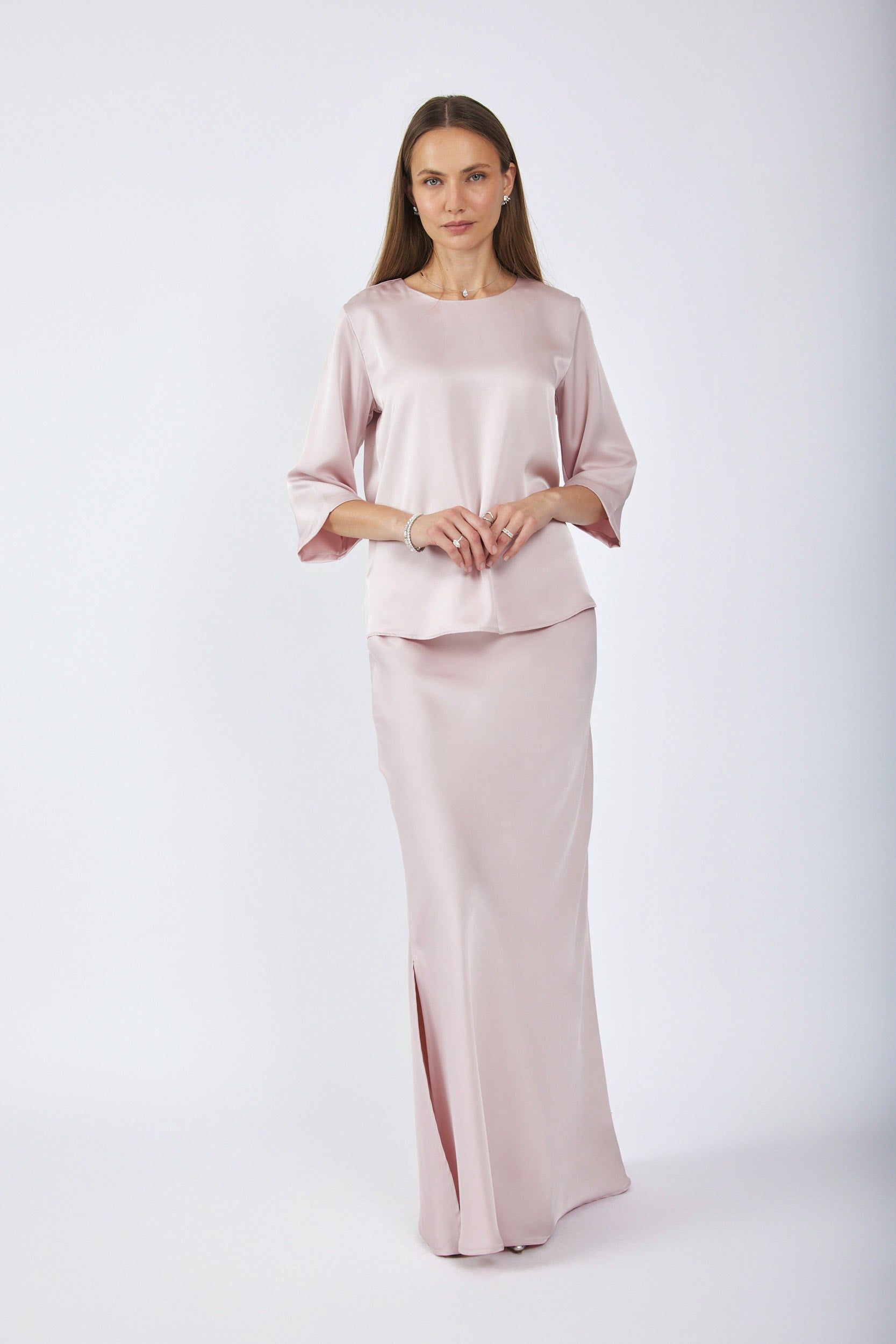 חצאית סאטן מקסי + שסע