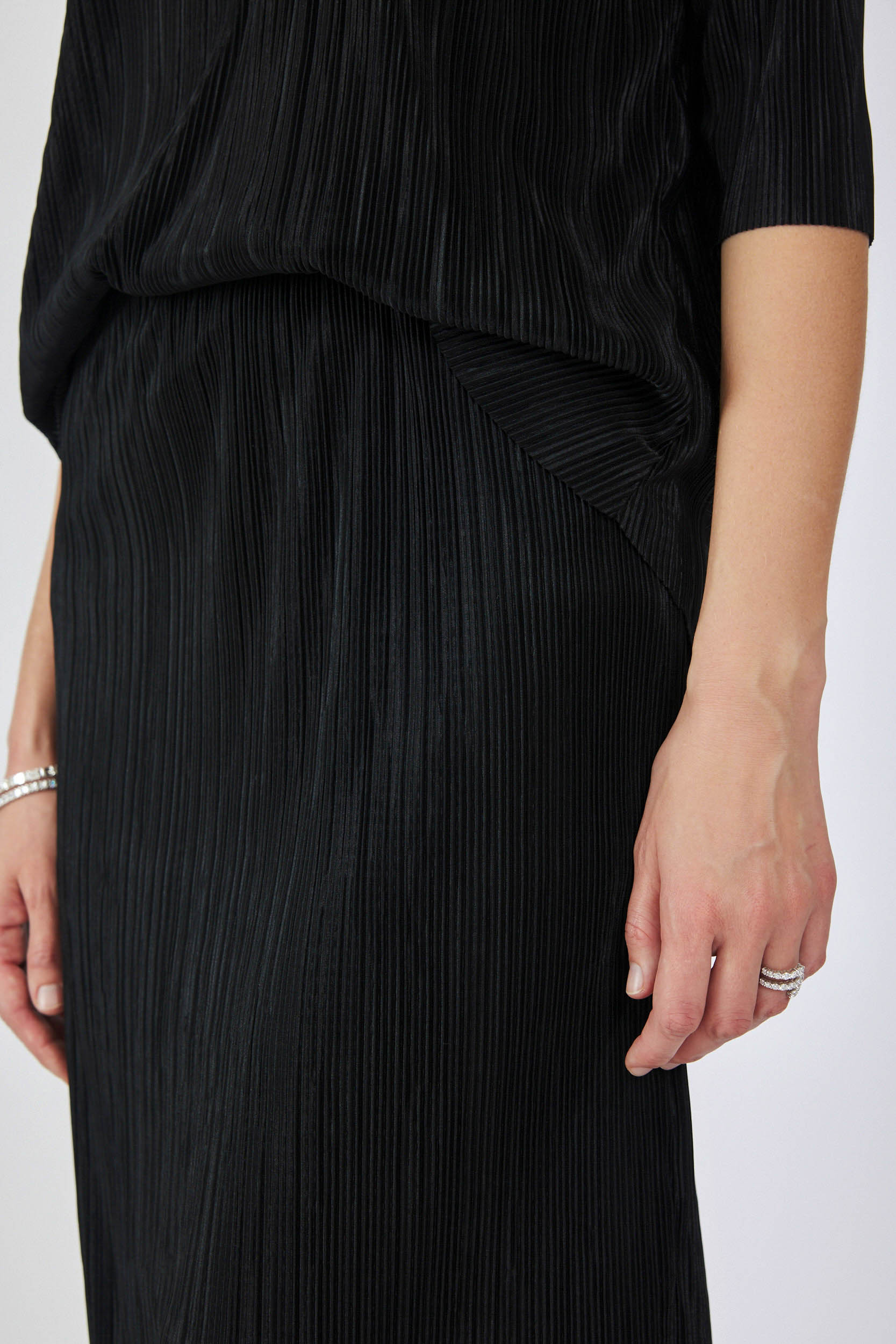 חצאית פליסה קצרה