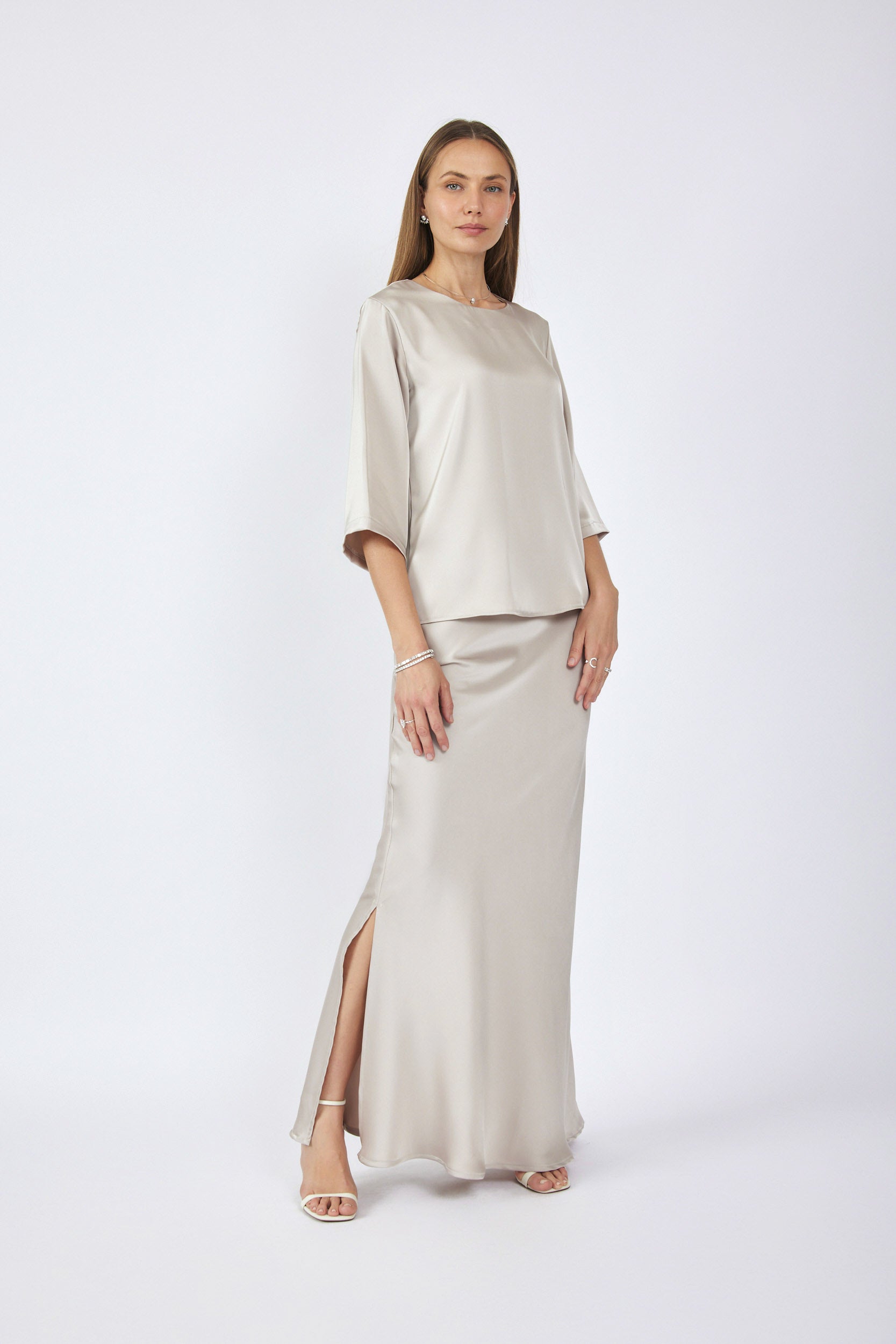 חצאית סאטן מקסי + שסע