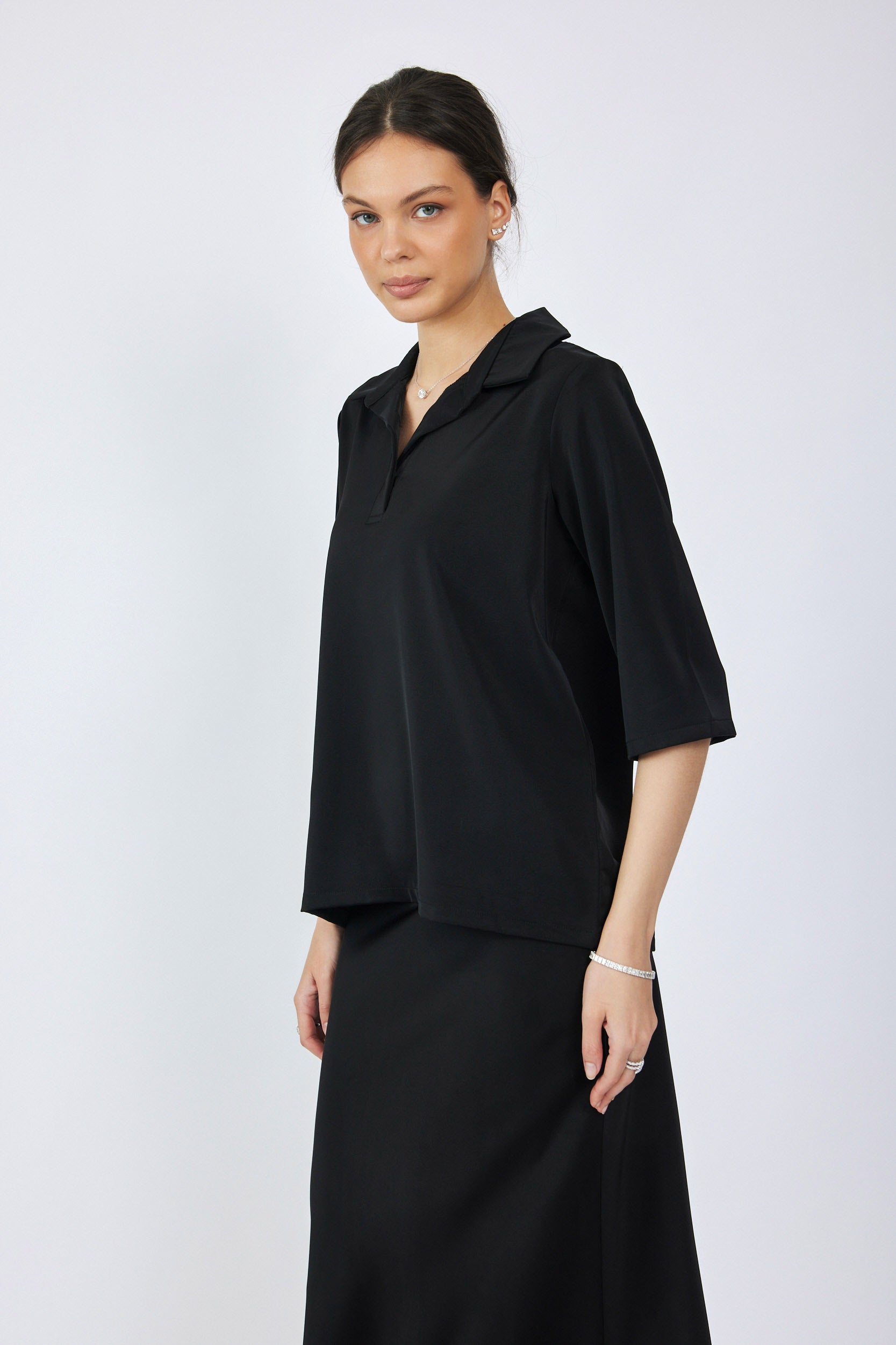 חולצת פולו סאטן שרוול 3/4