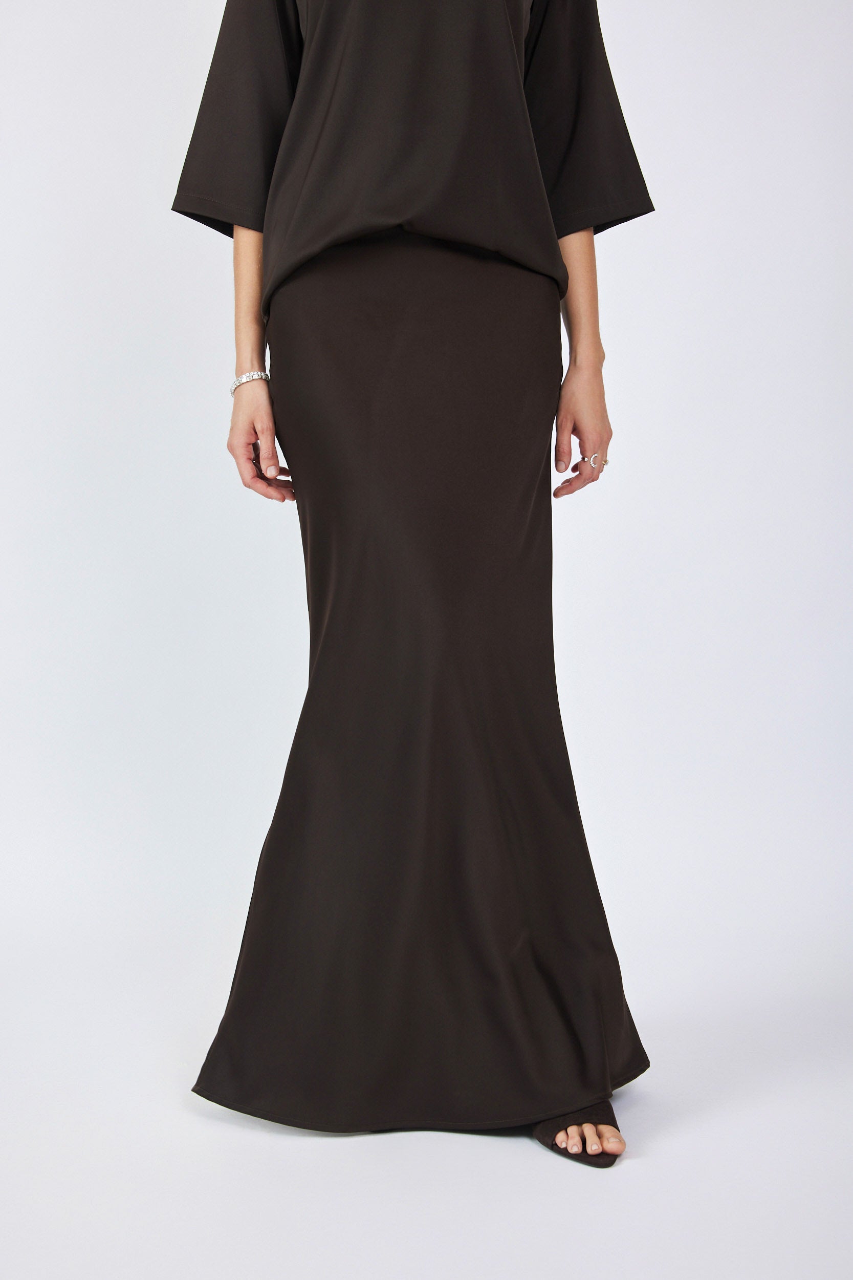 חצאית סאטן מקסי + שסע