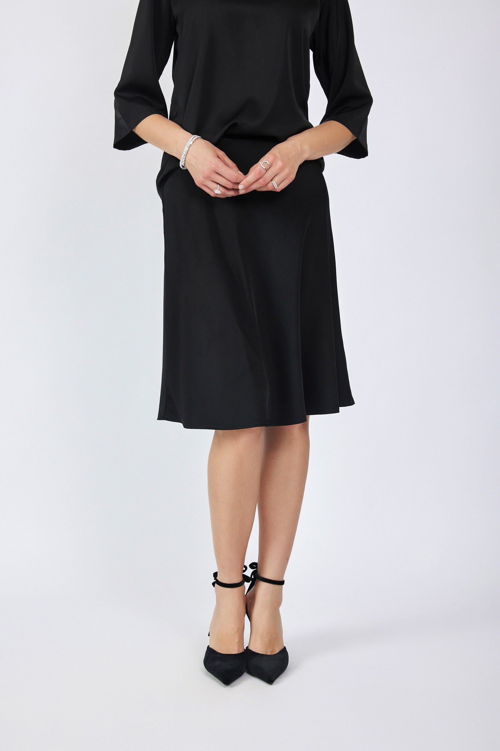 חצאית סאטן קצרה Dark Shades