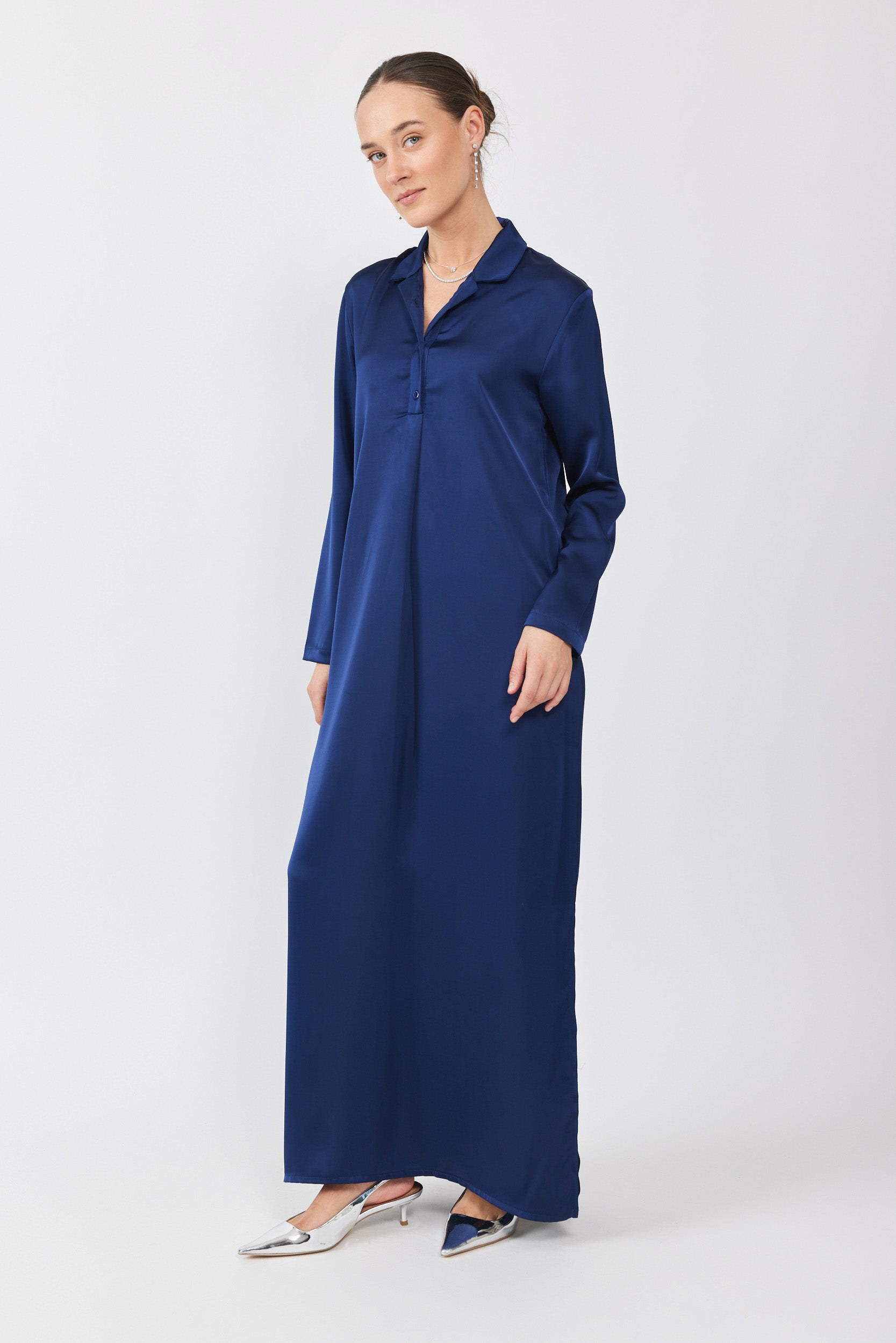 שמלת פולו סאטן מקסי עם שסעים