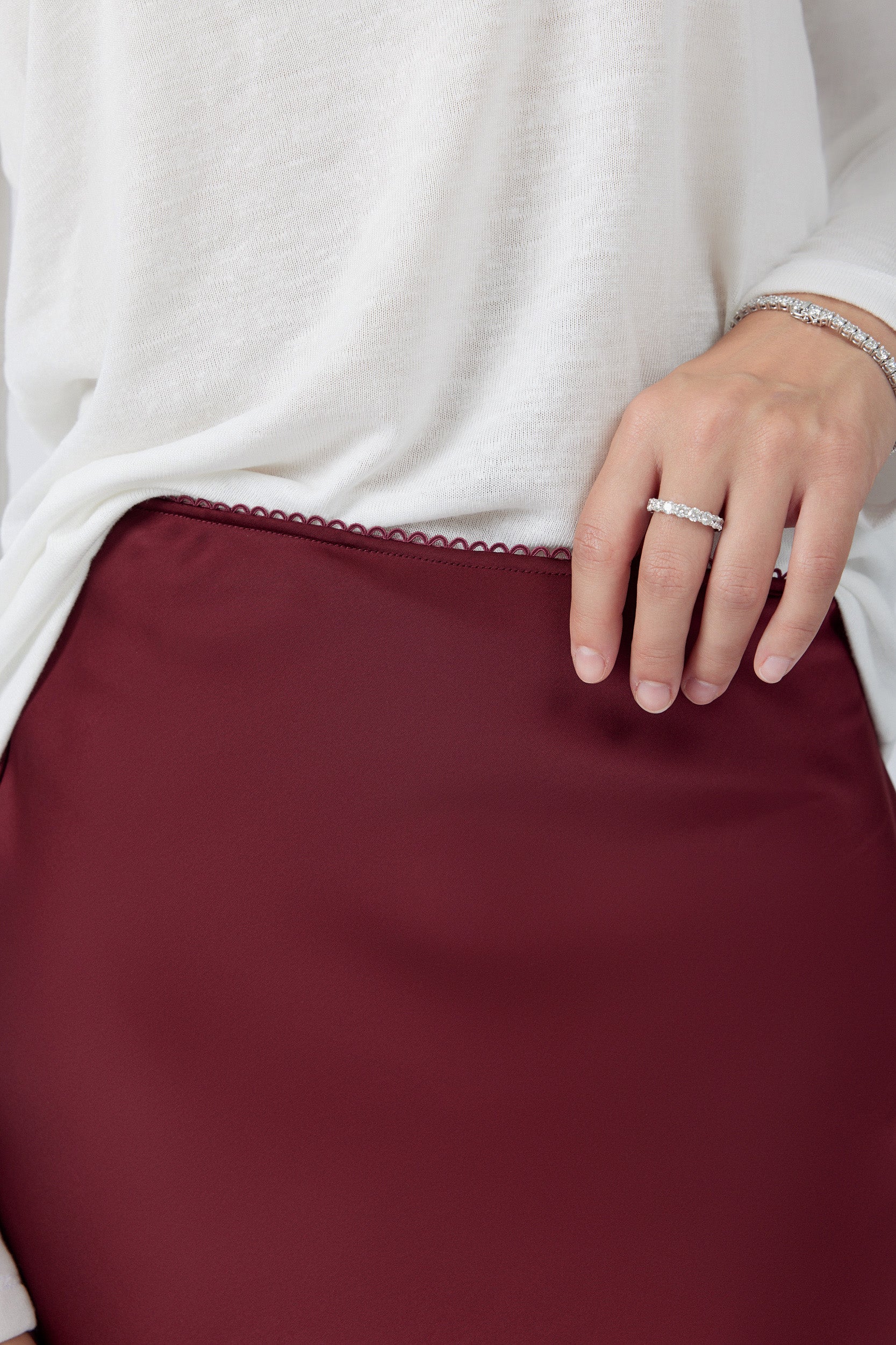 חצאית סאטן מקסי + שסע