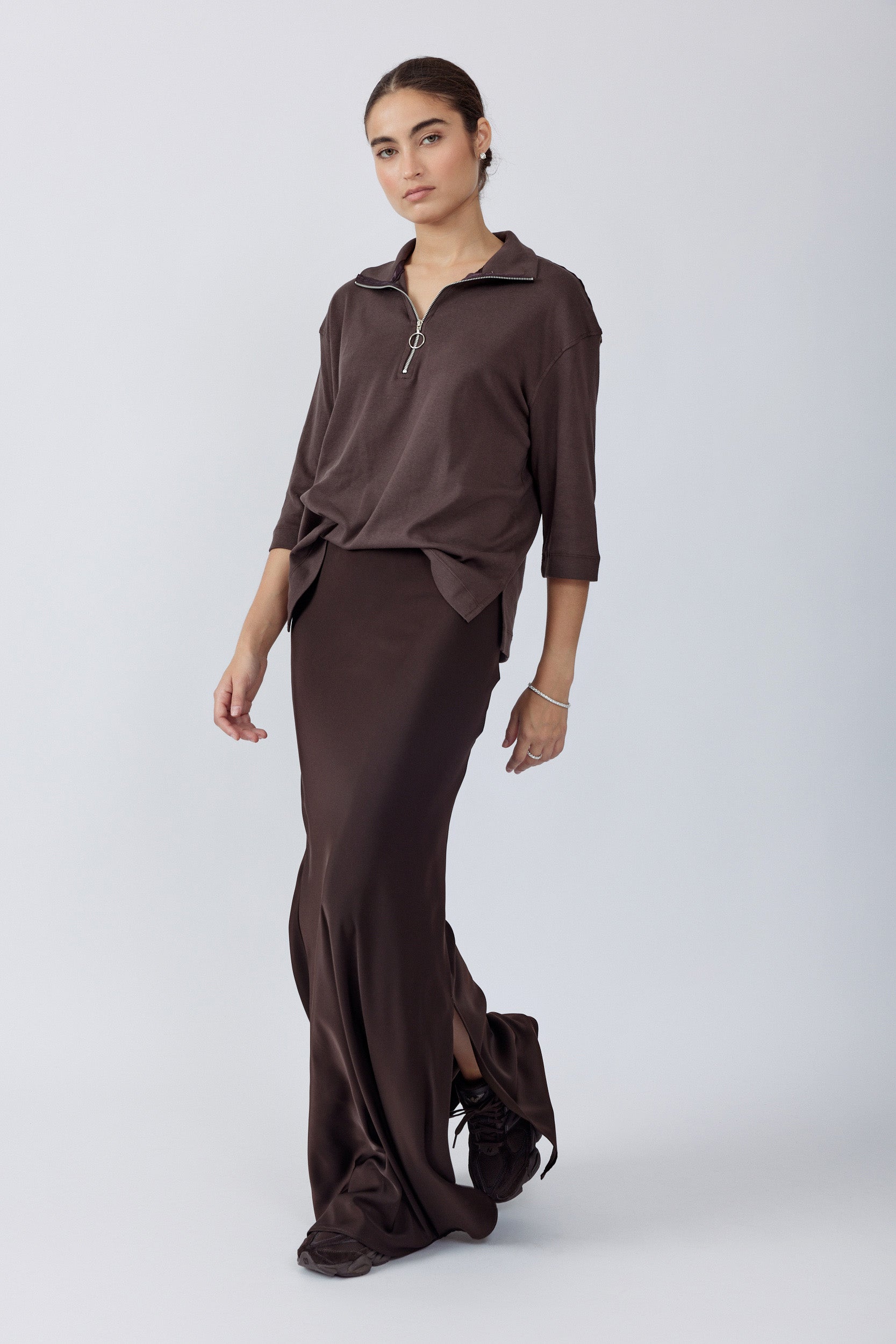 חצאית סאטן מקסי + שסע