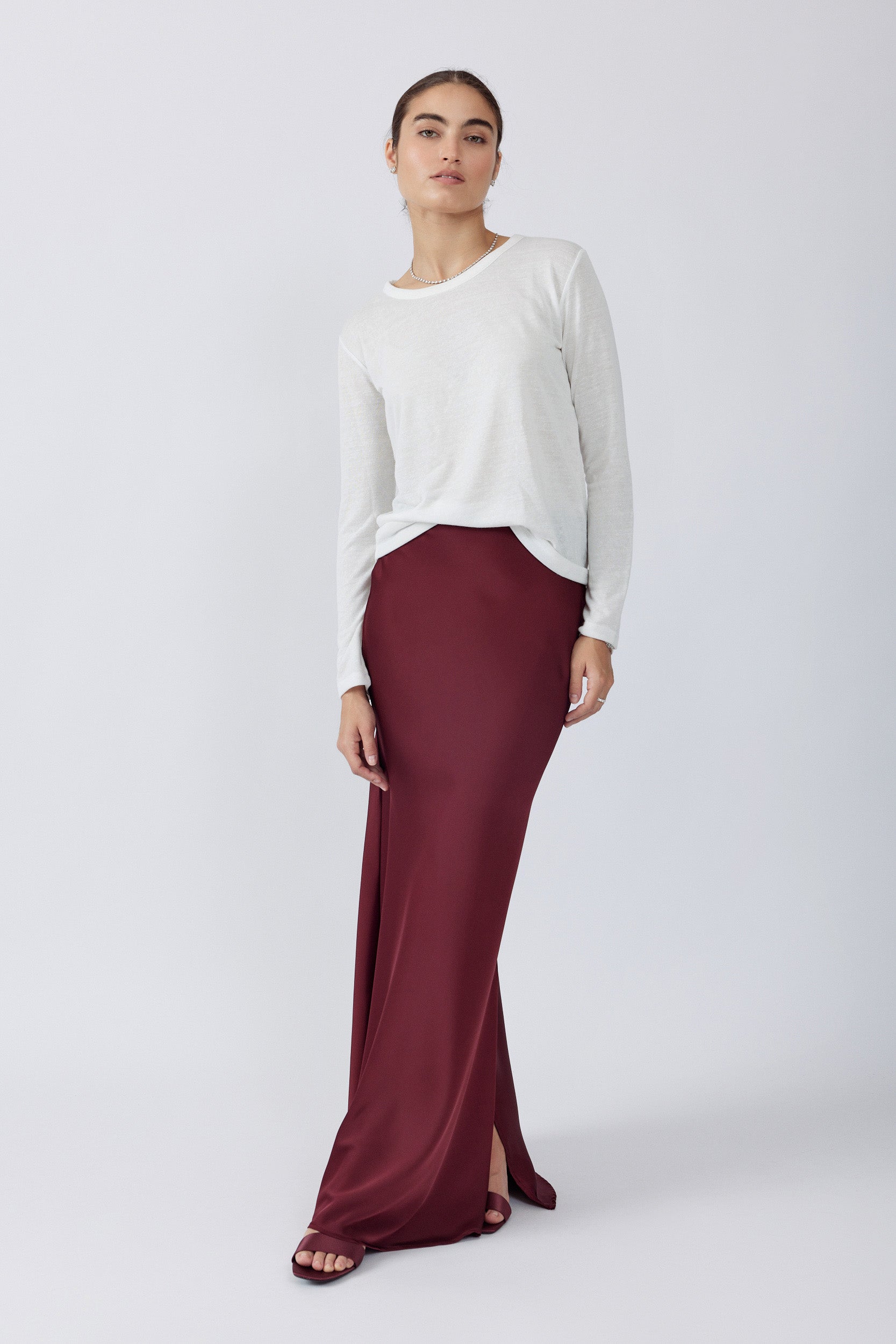 חצאית סאטן מקסי + שסע