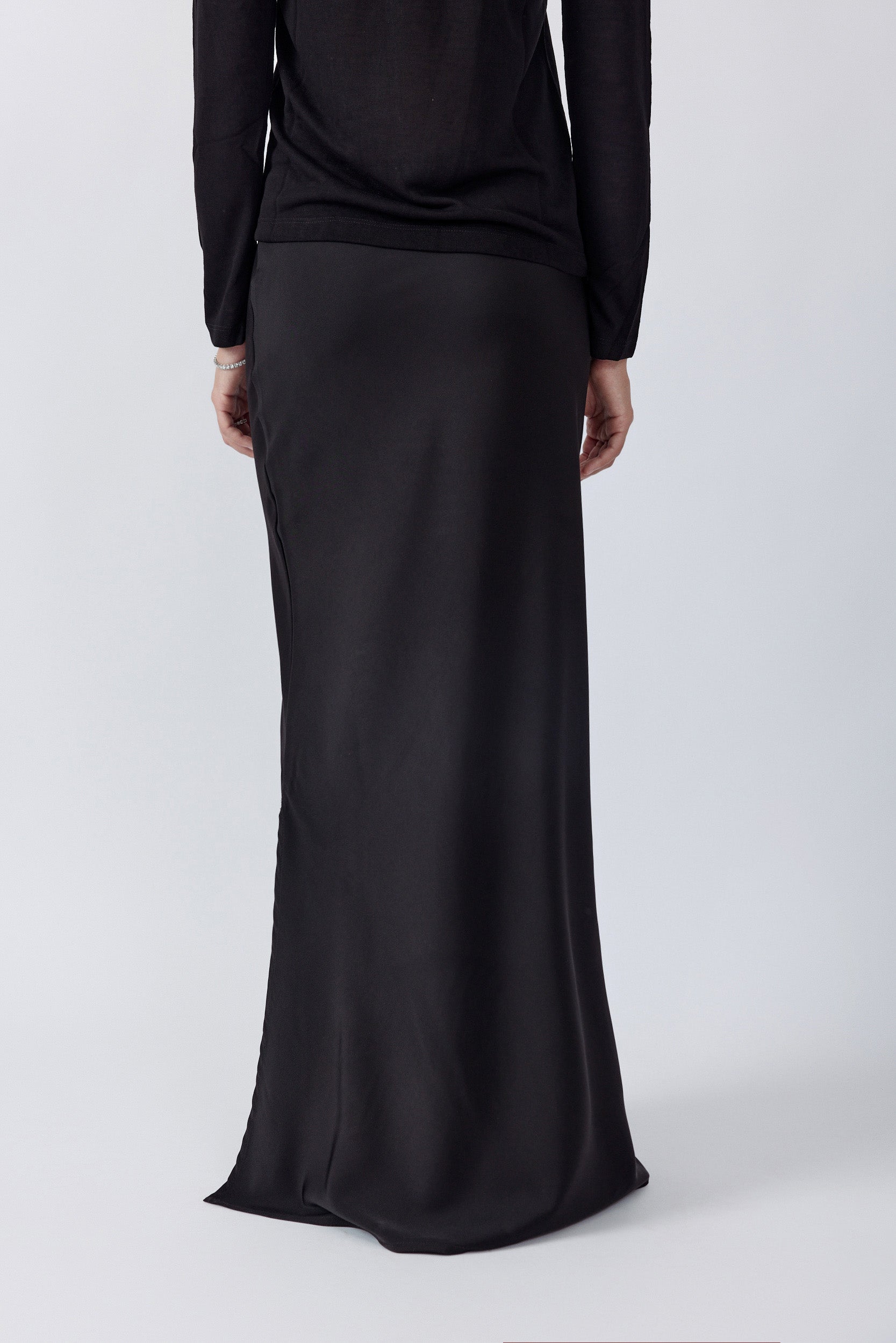 חצאית סאטן מקסי + שסע