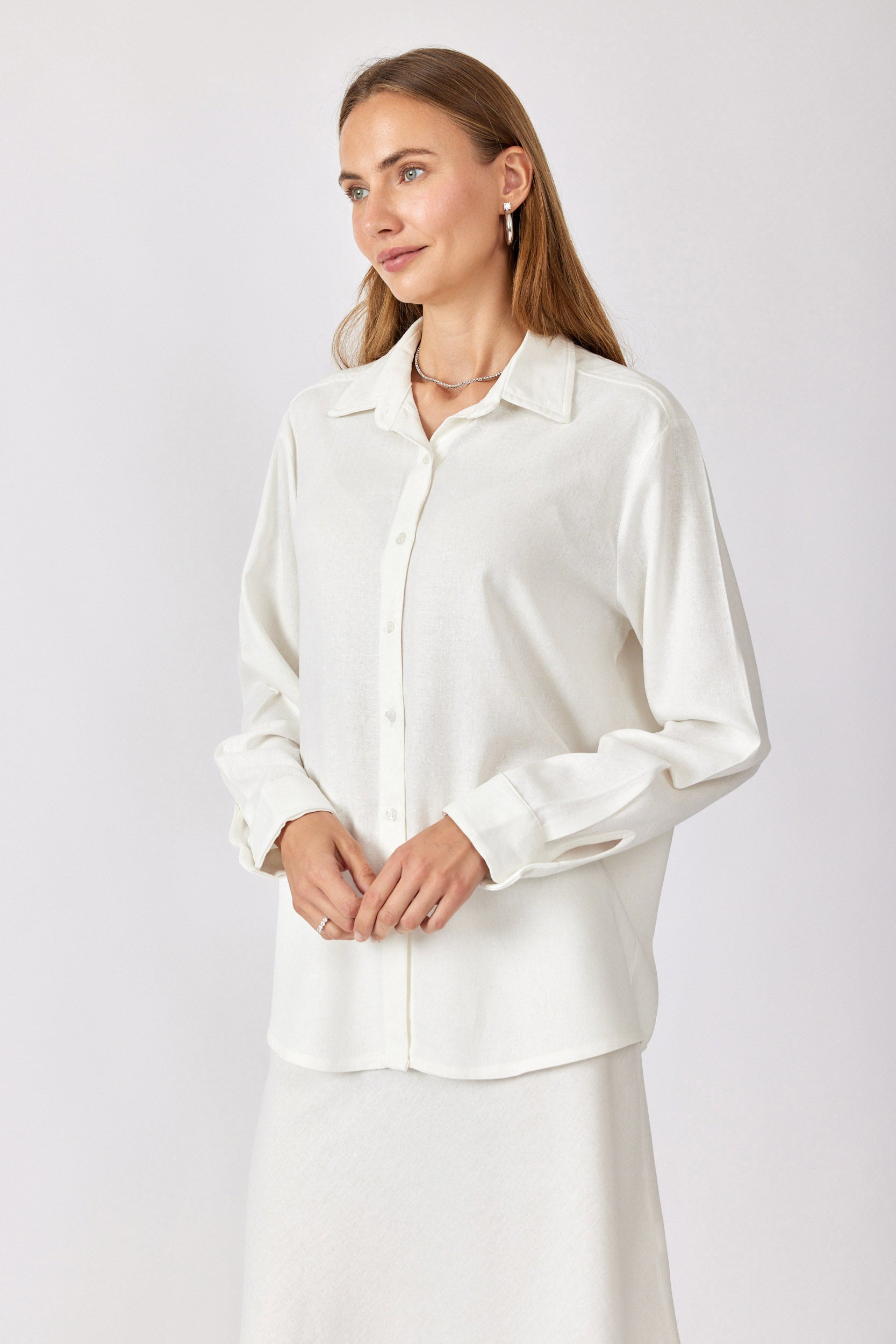 חולצת פשתן כפתורים