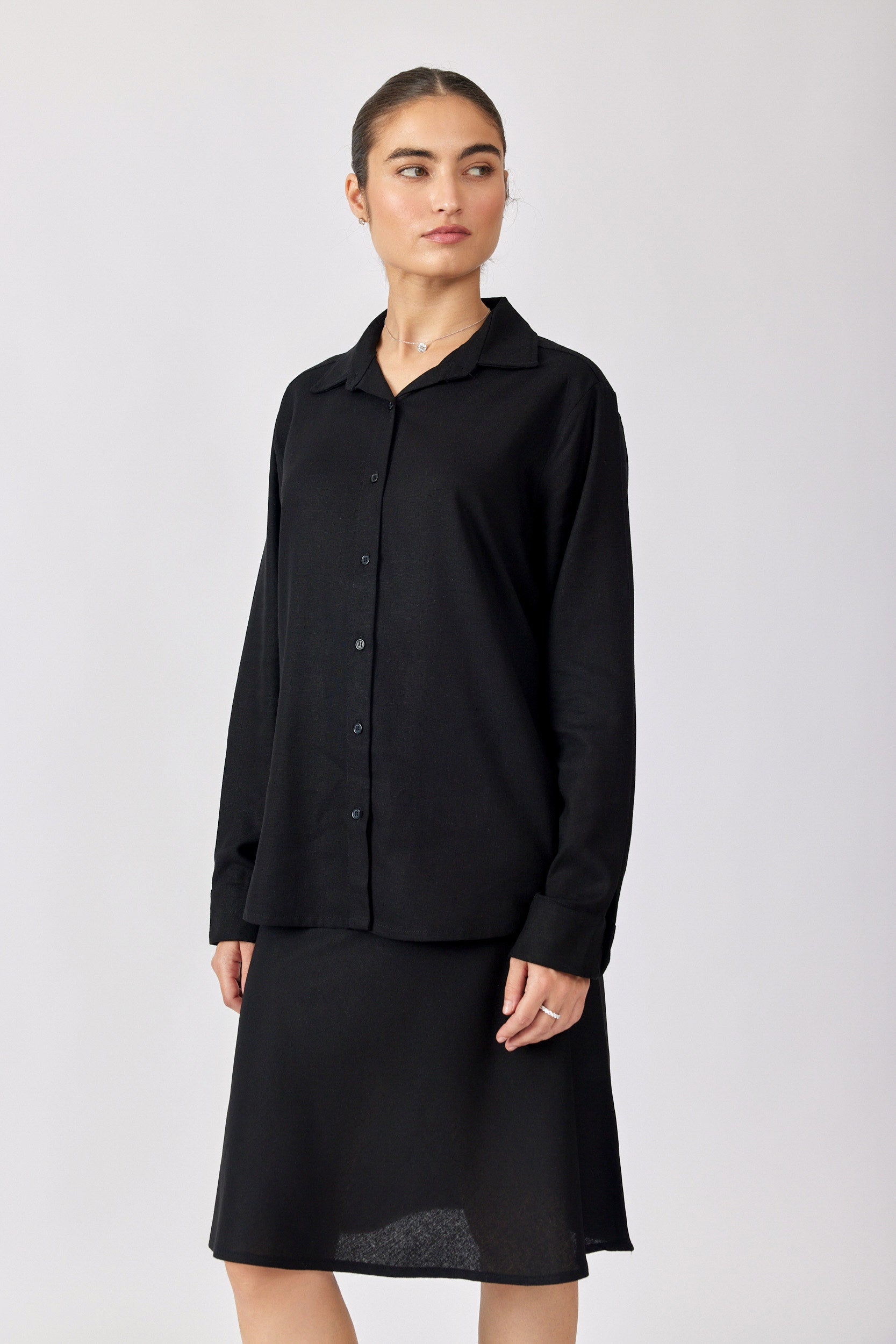 חולצת פשתן כפתורים