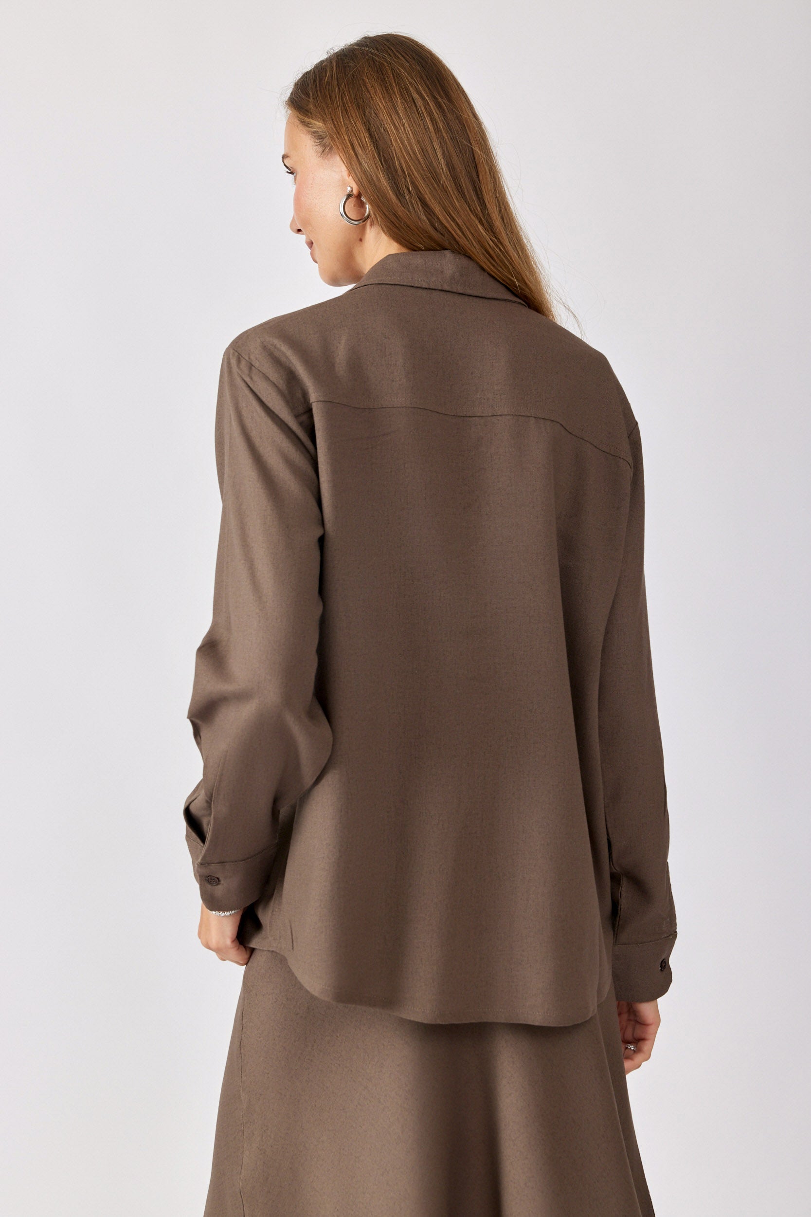 חולצת פשתן כפתורים