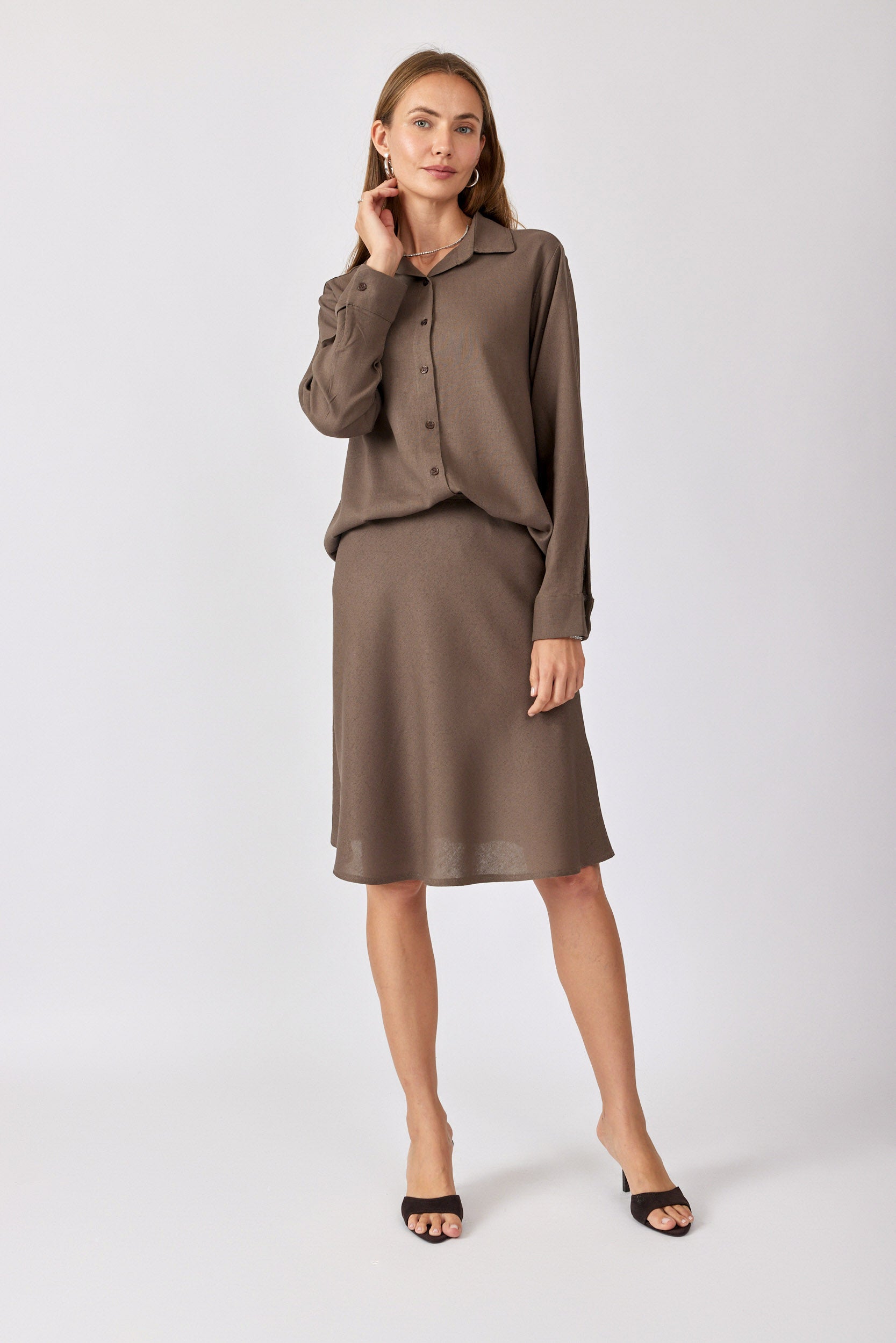 חולצת פשתן כפתורים