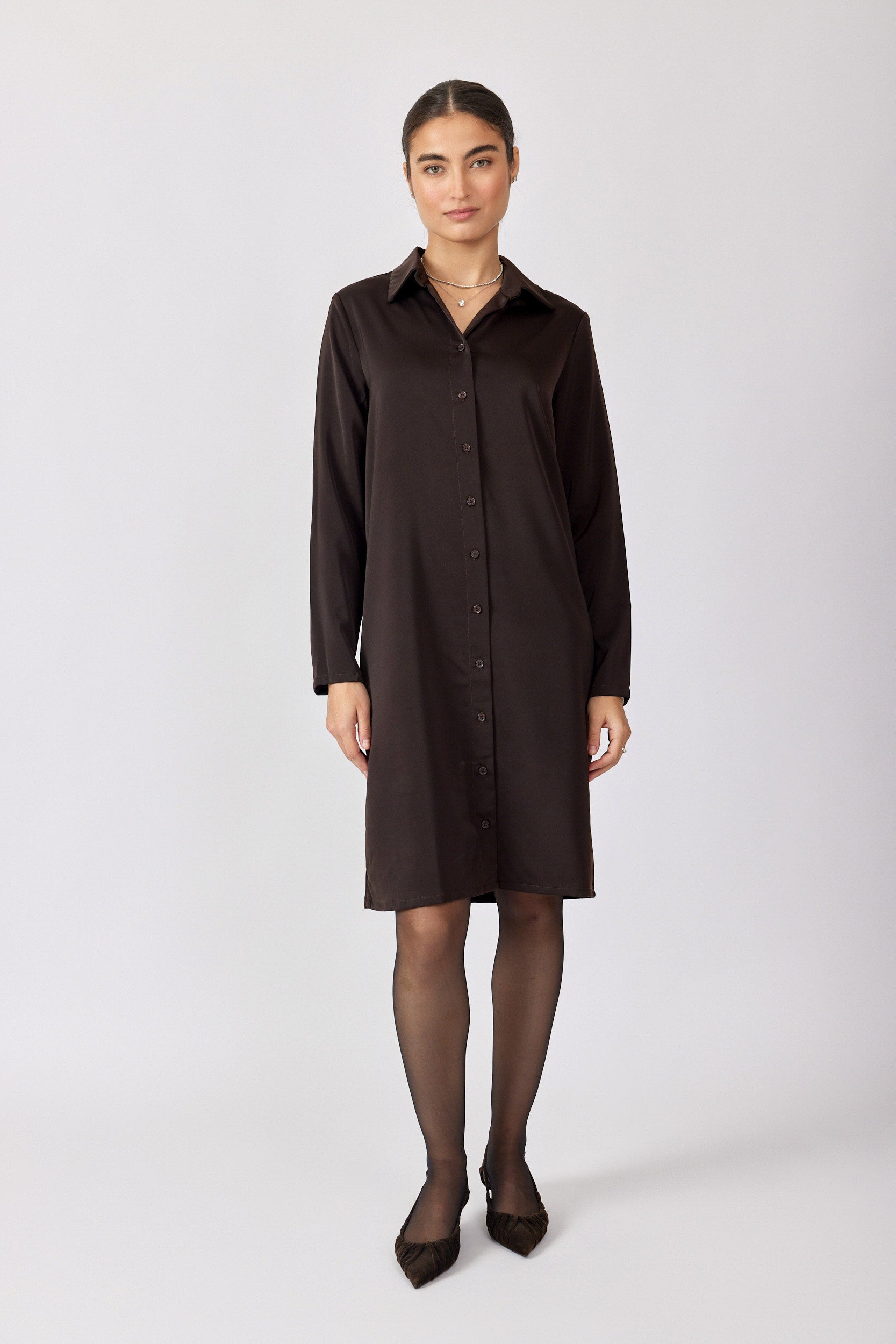 שמלת סאטן כפתורים