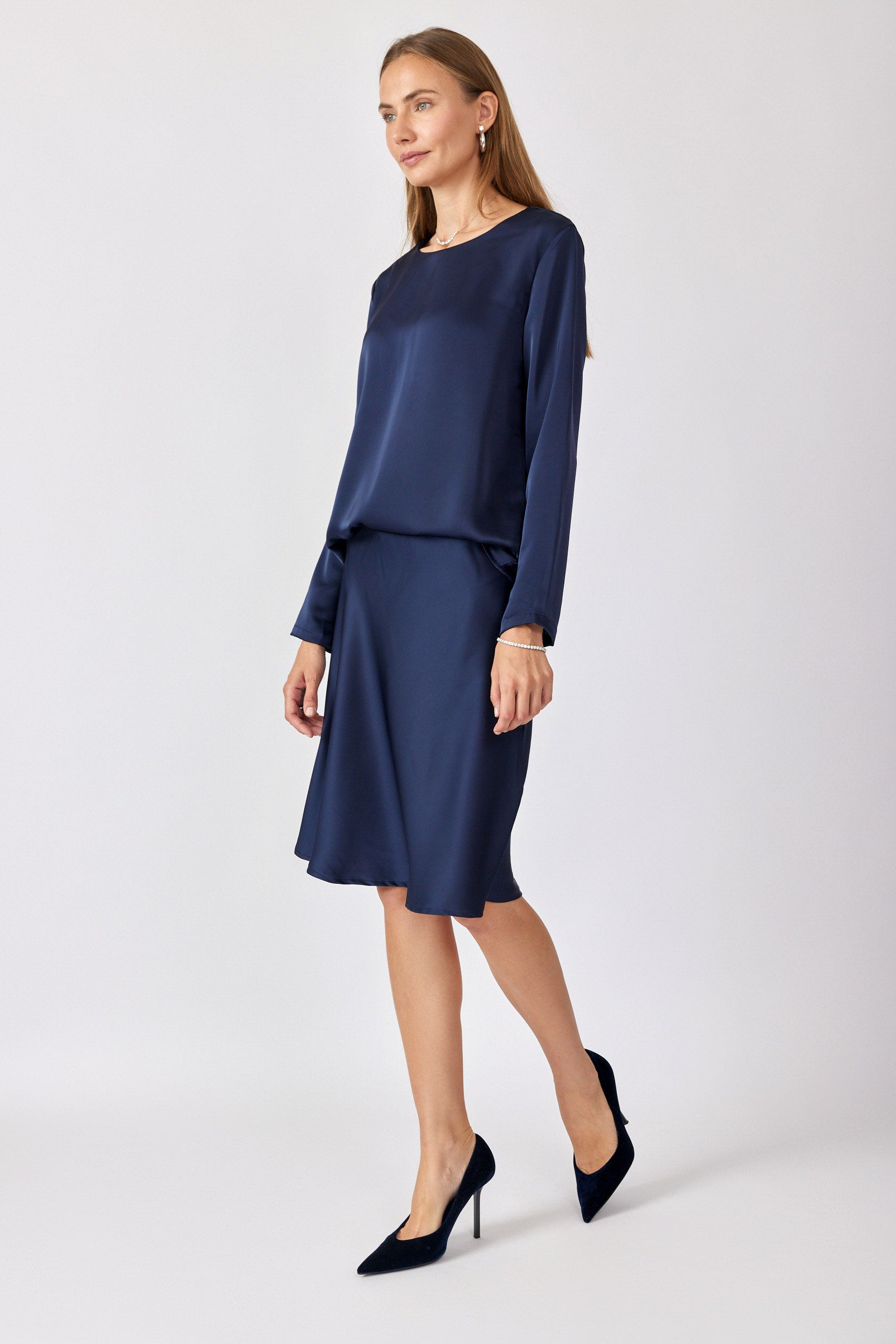 חצאית סאטן קצרה Dark Shades