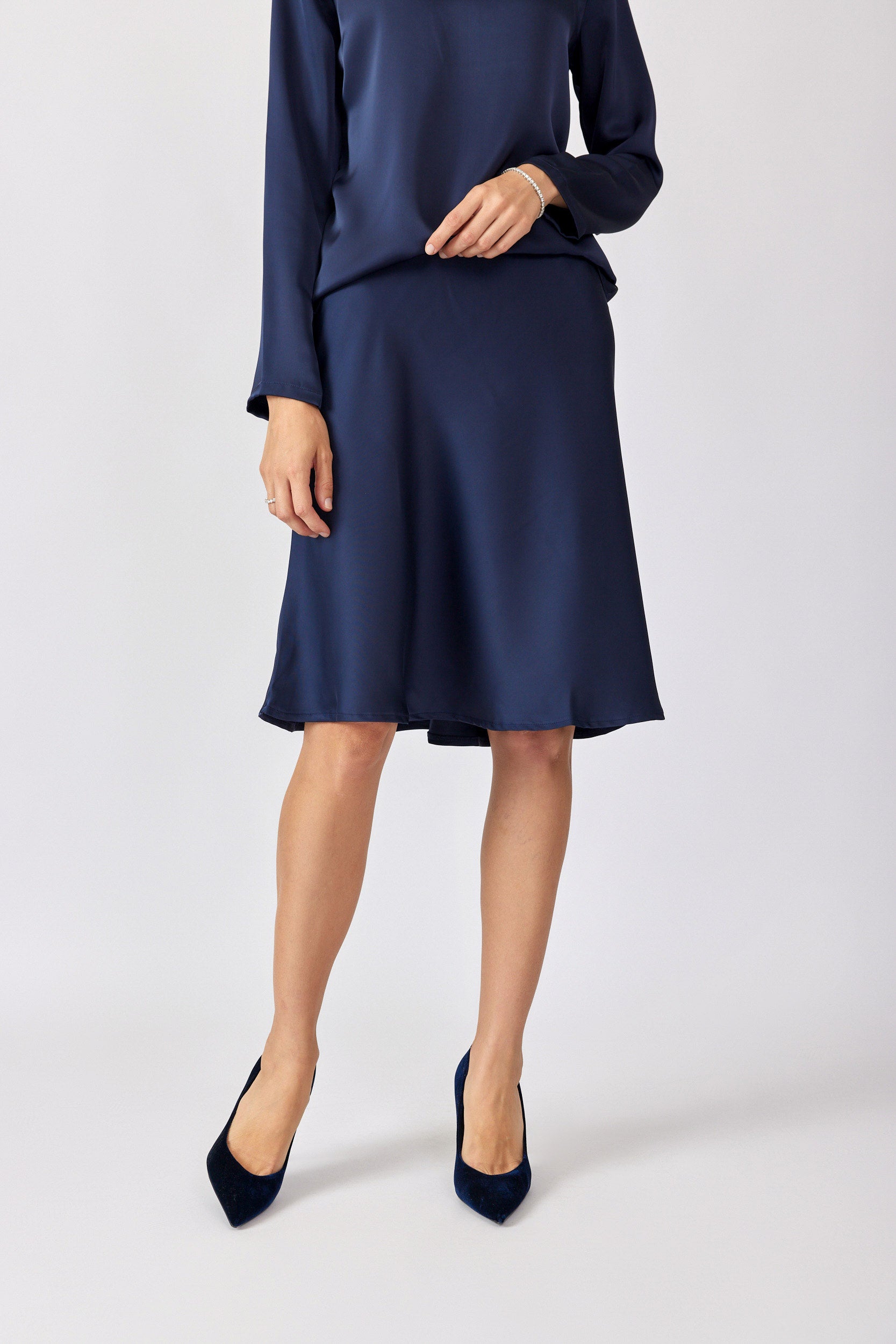 חצאית סאטן קצרה Dark Shades