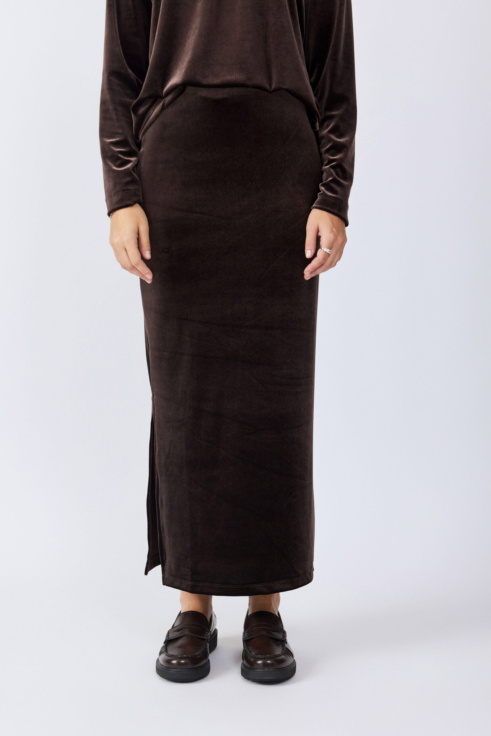 חצאית קטיפה 3/4 + שסע