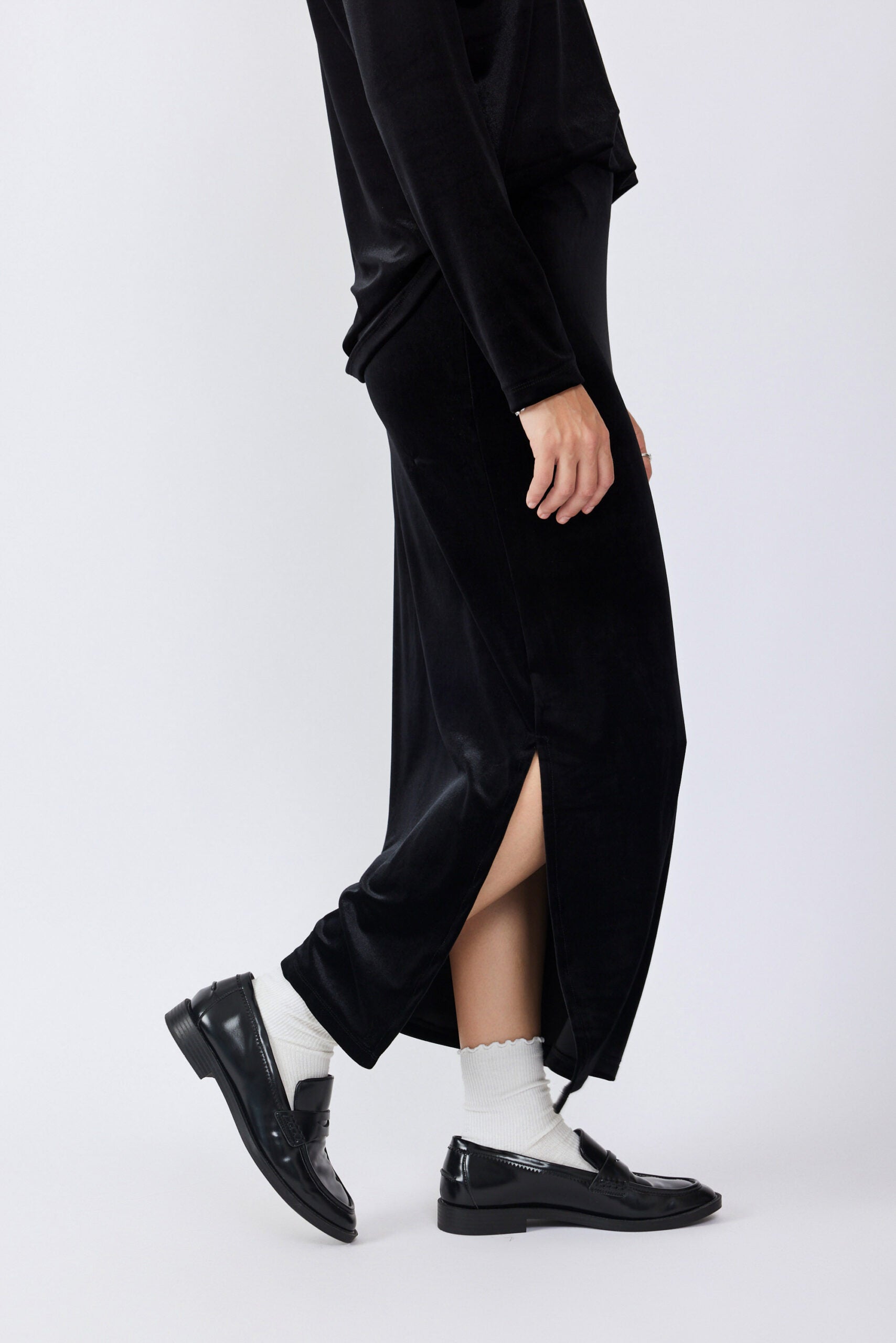 חצאית קטיפה 3/4 + שסע