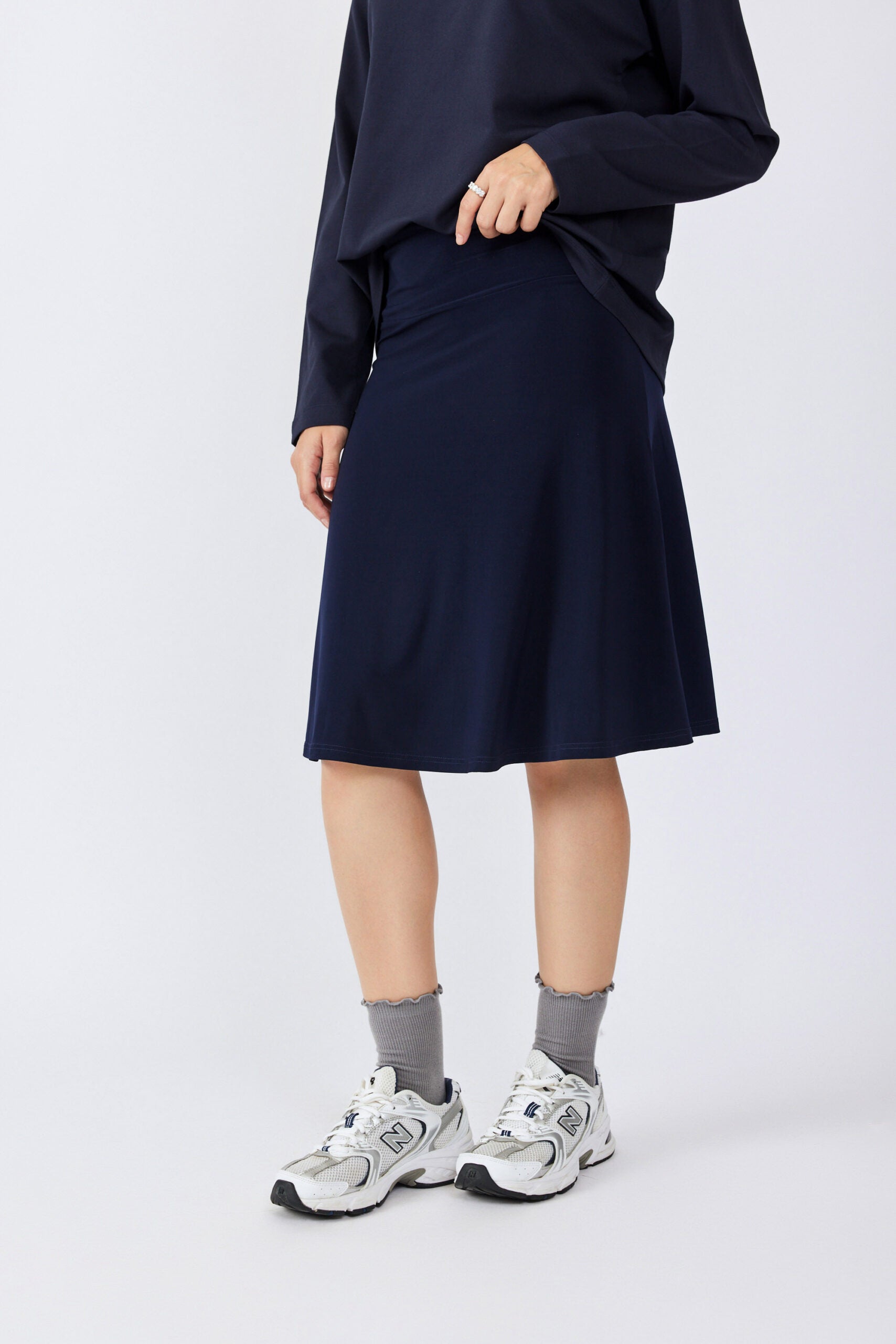 חצאית נאון קצרה גזרת A