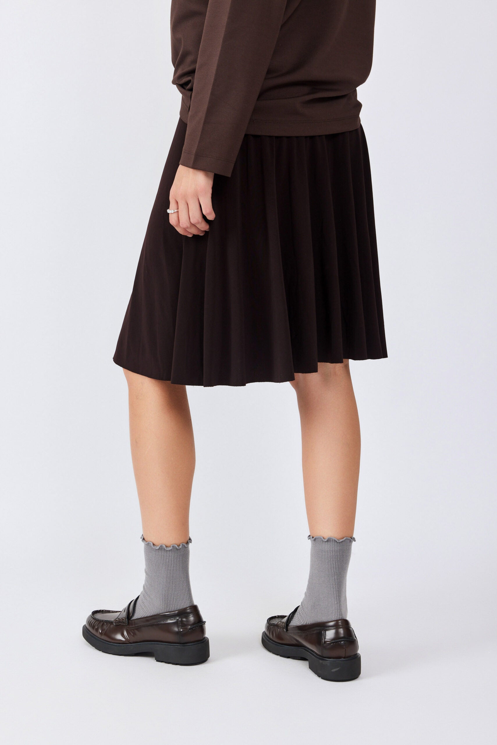 חצאית נאון קצרה גזרת קלוש