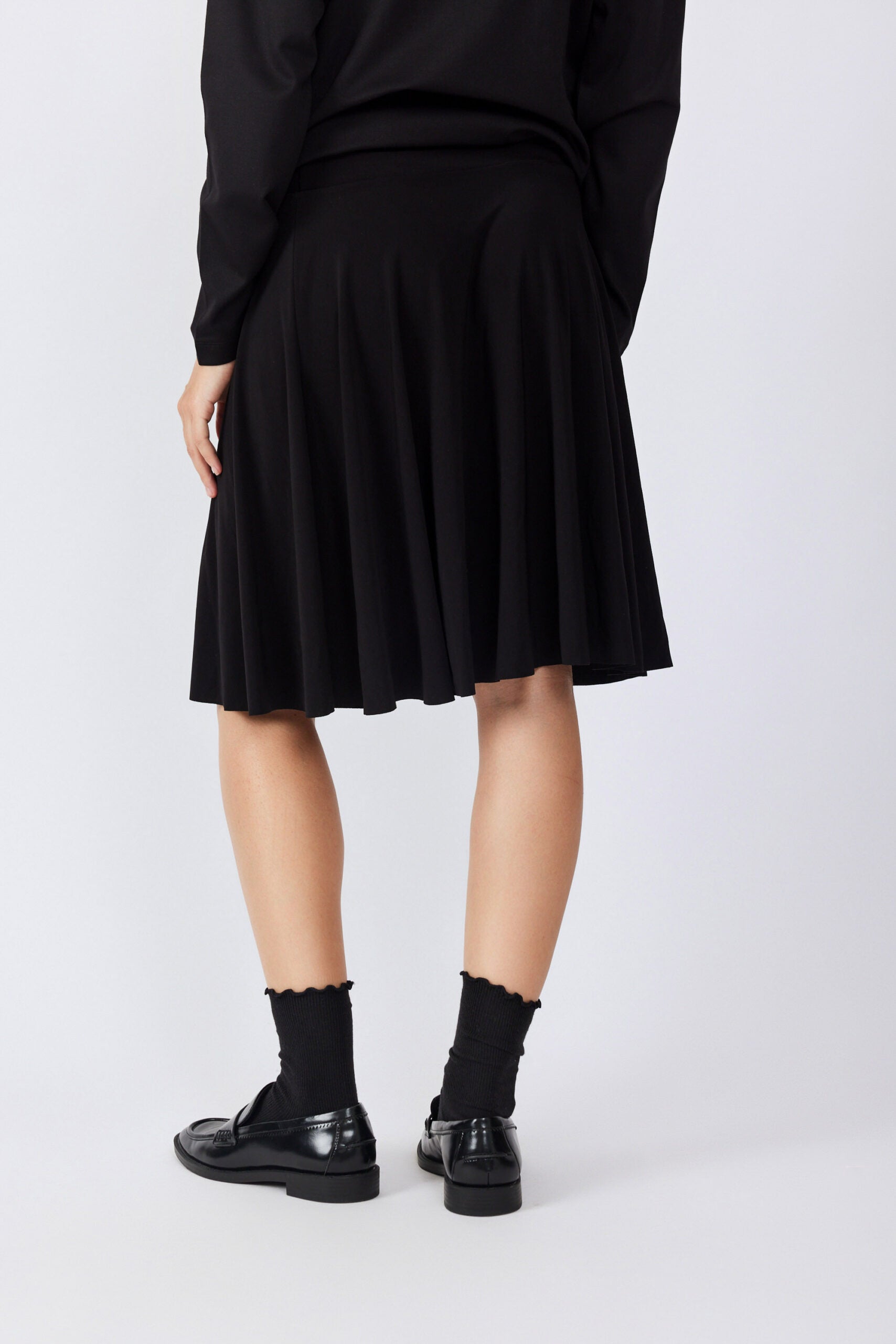 חצאית נאון קצרה גזרת קלוש