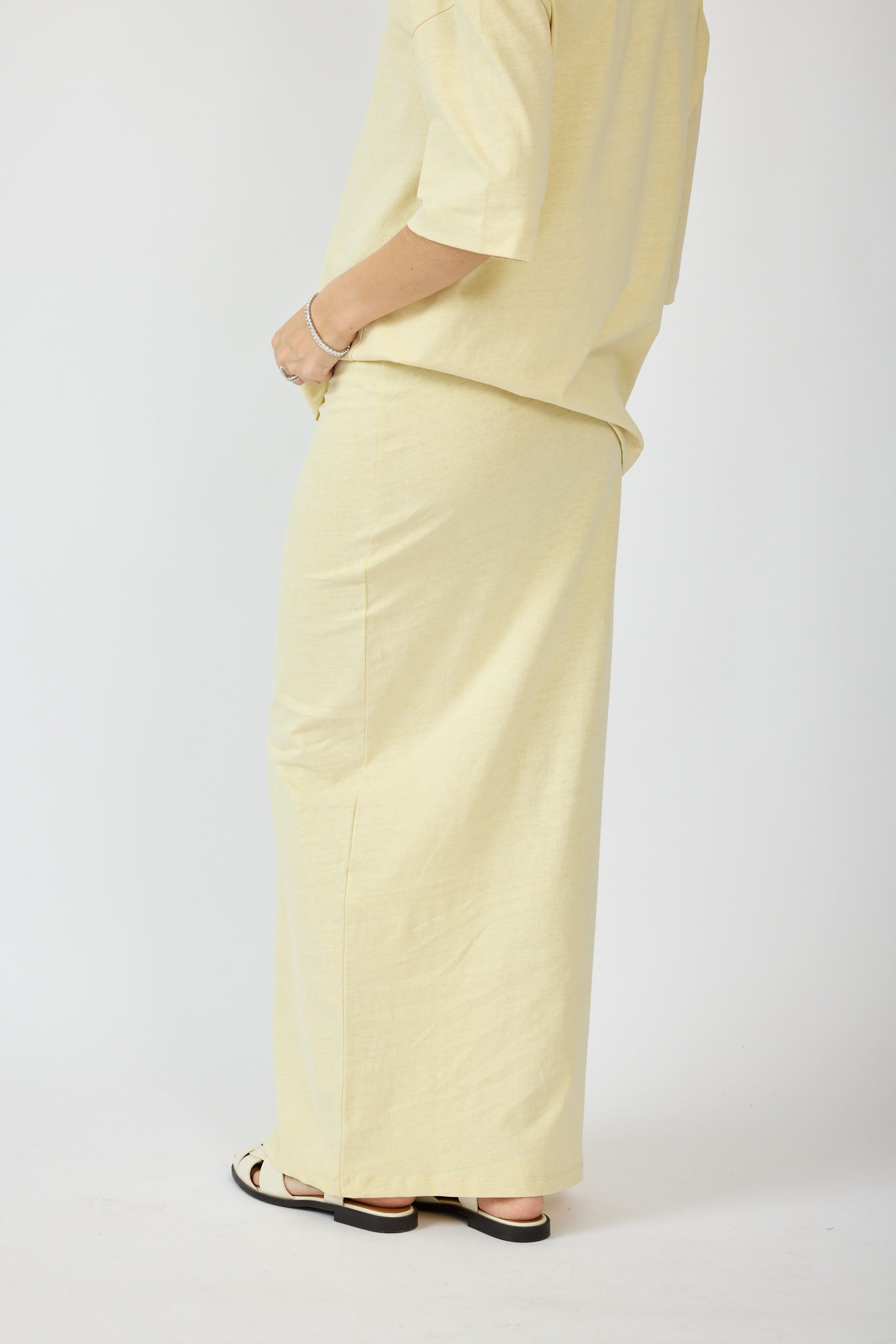 חצאית פיגמנט מקסי + שסע