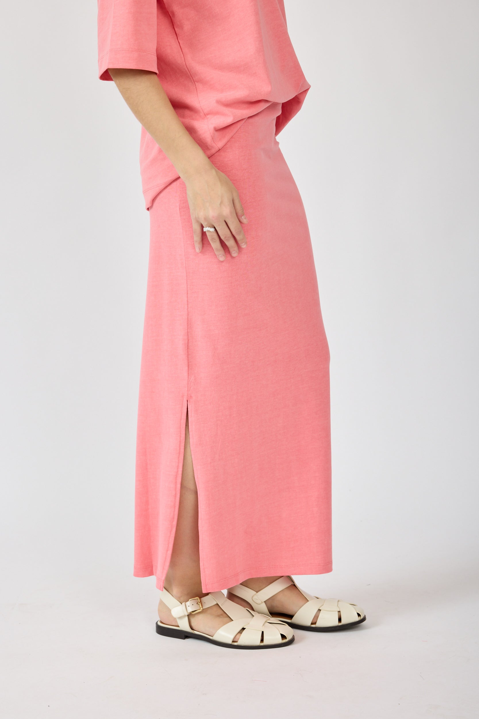 חצאית פיגמנט 3/4 + שסע