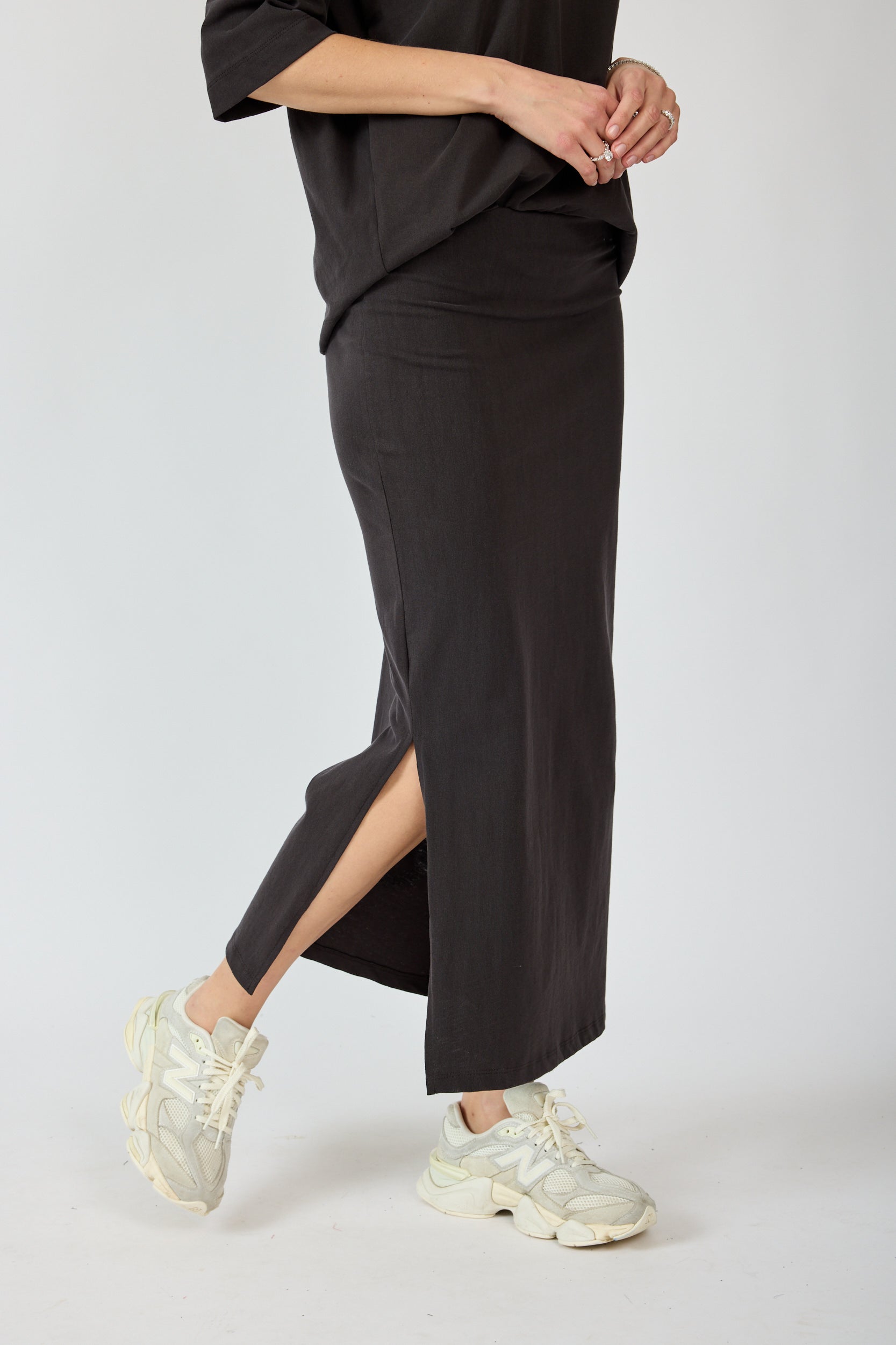 חצאית פיגמנט 3/4 + שסע