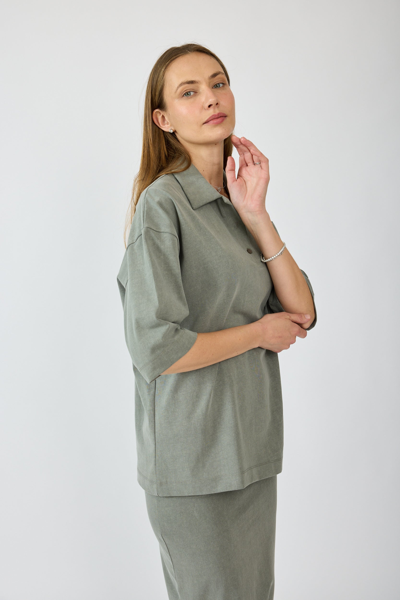 חולצת פולו פיגמנט שרוול 3/4