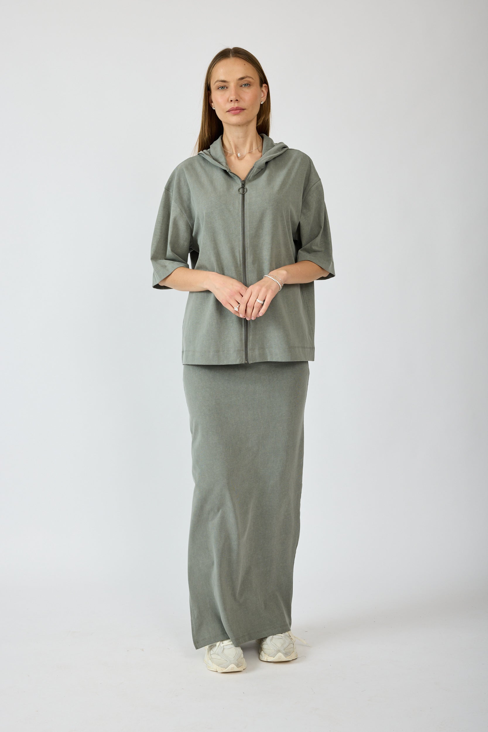 חולצת קפוצ'ון פיגמנט שרוול 3/4