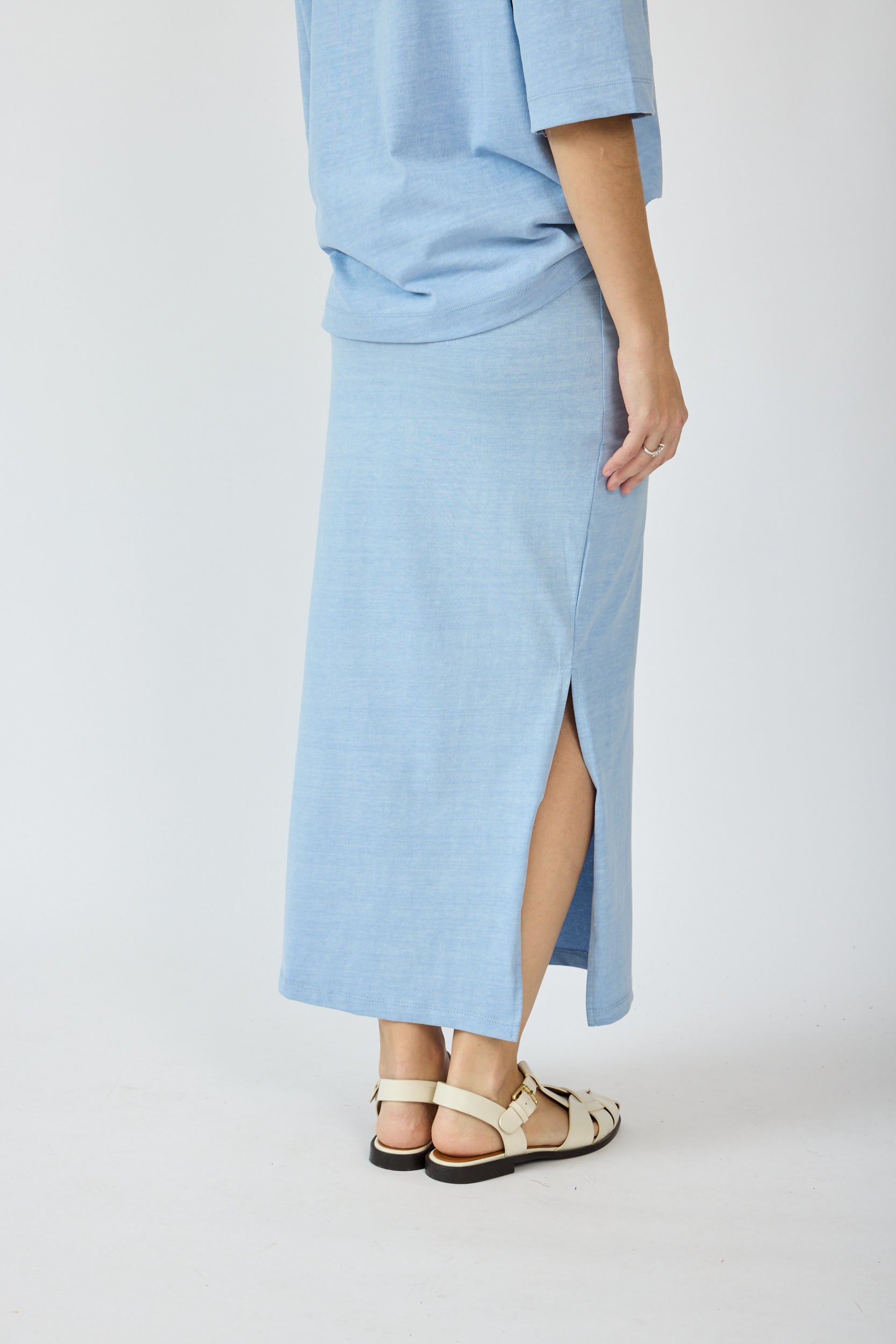 חצאית פיגמנט 3/4 + שסע