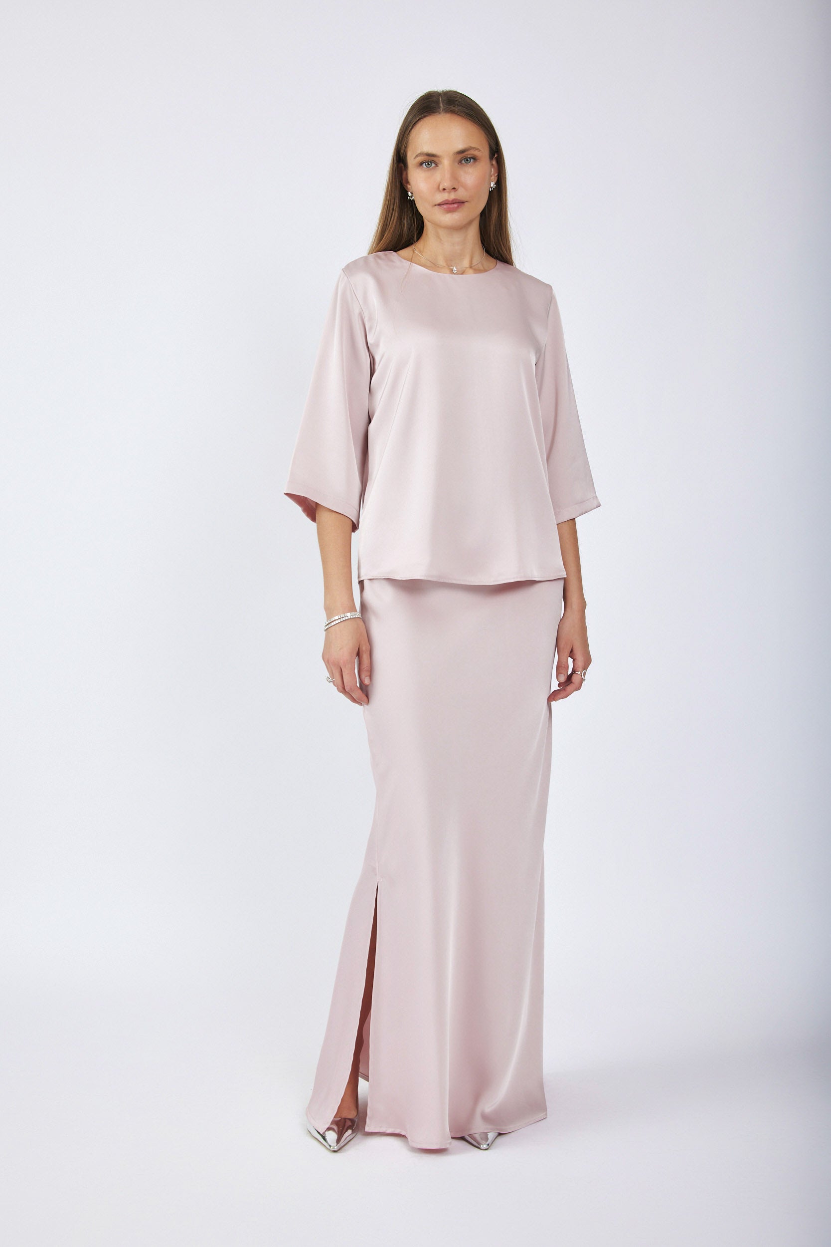 חצאית סאטן מקסי + שסע