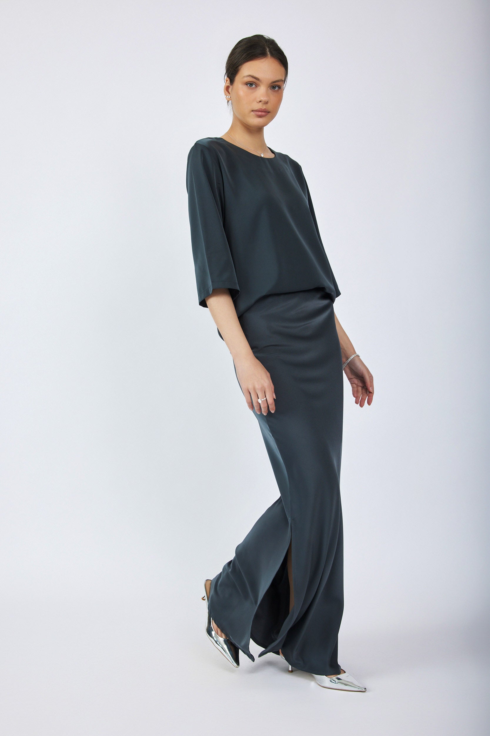 חצאית סאטן מקסי + שסע