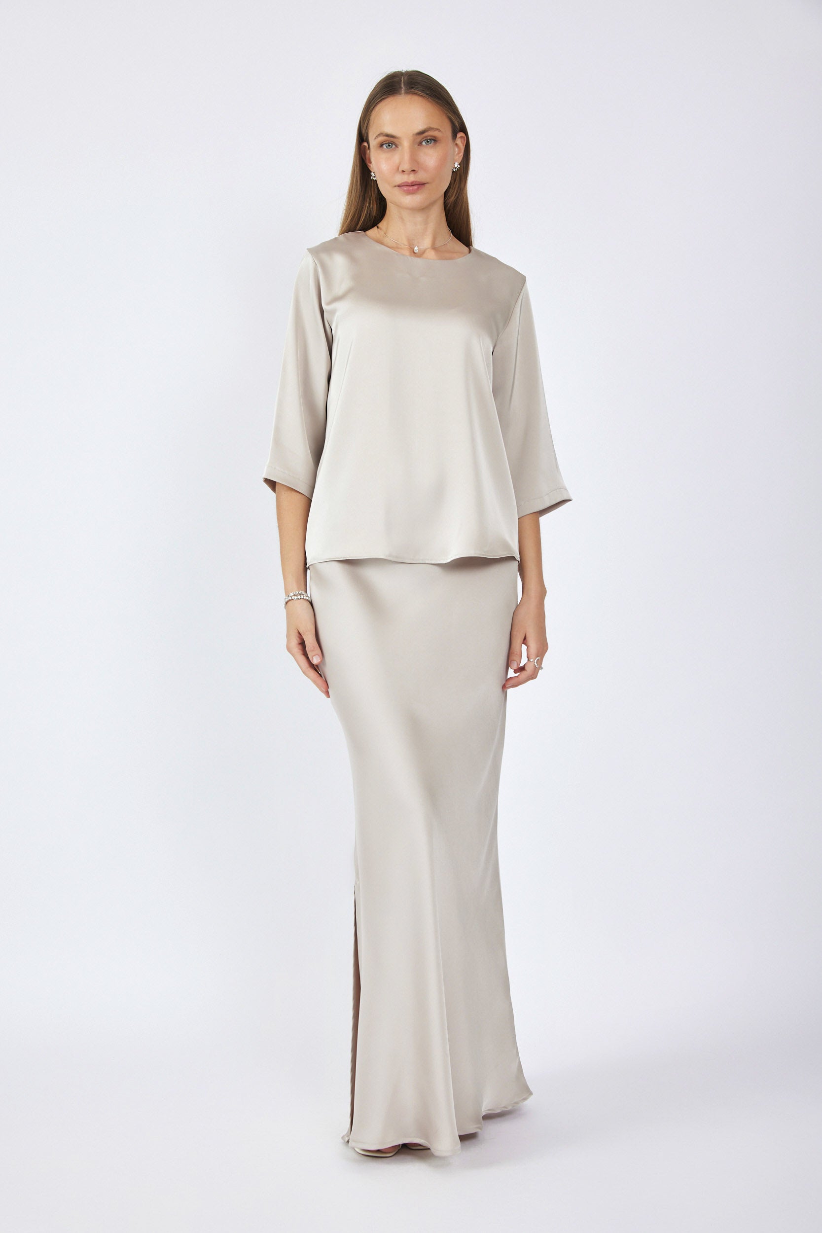 חצאית סאטן מקסי + שסע