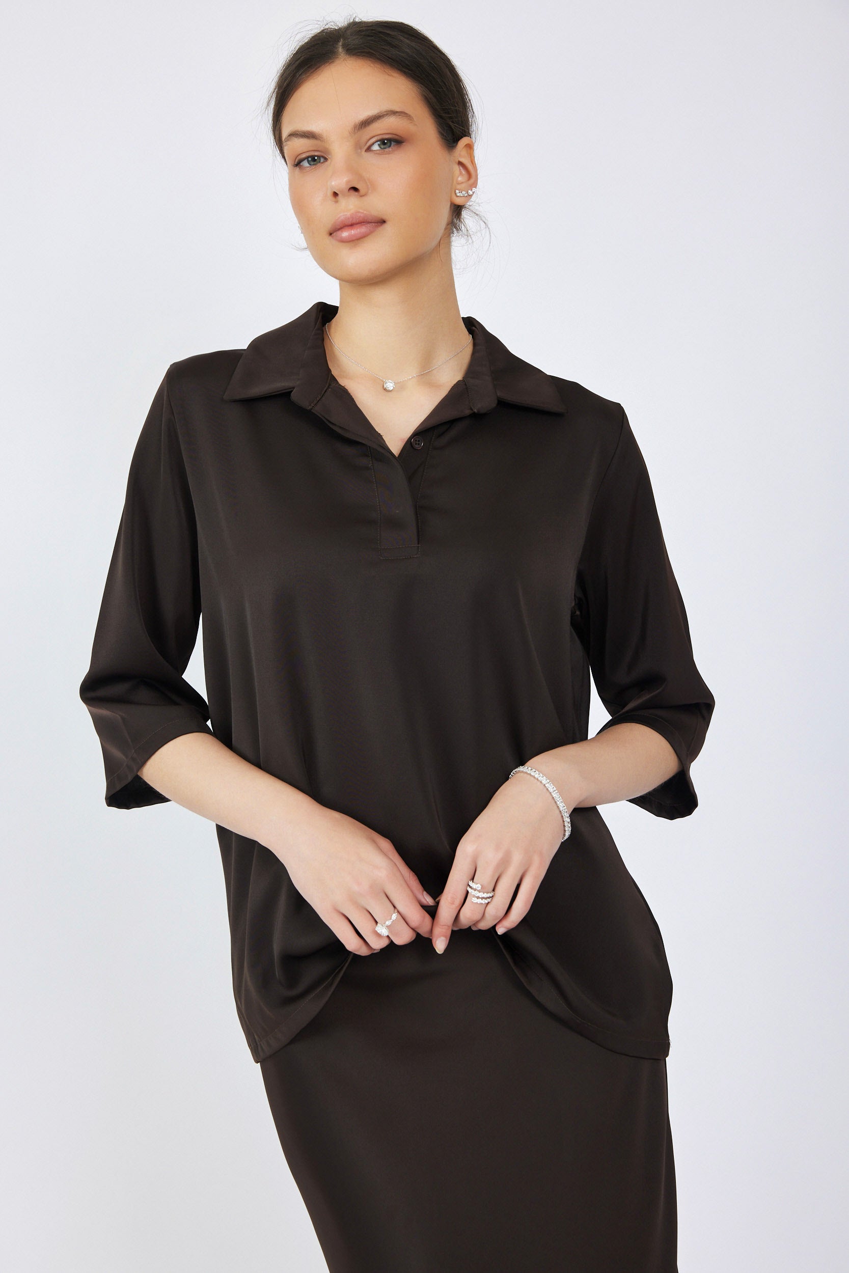 חולצת פולו סאטן שרוול 3/4