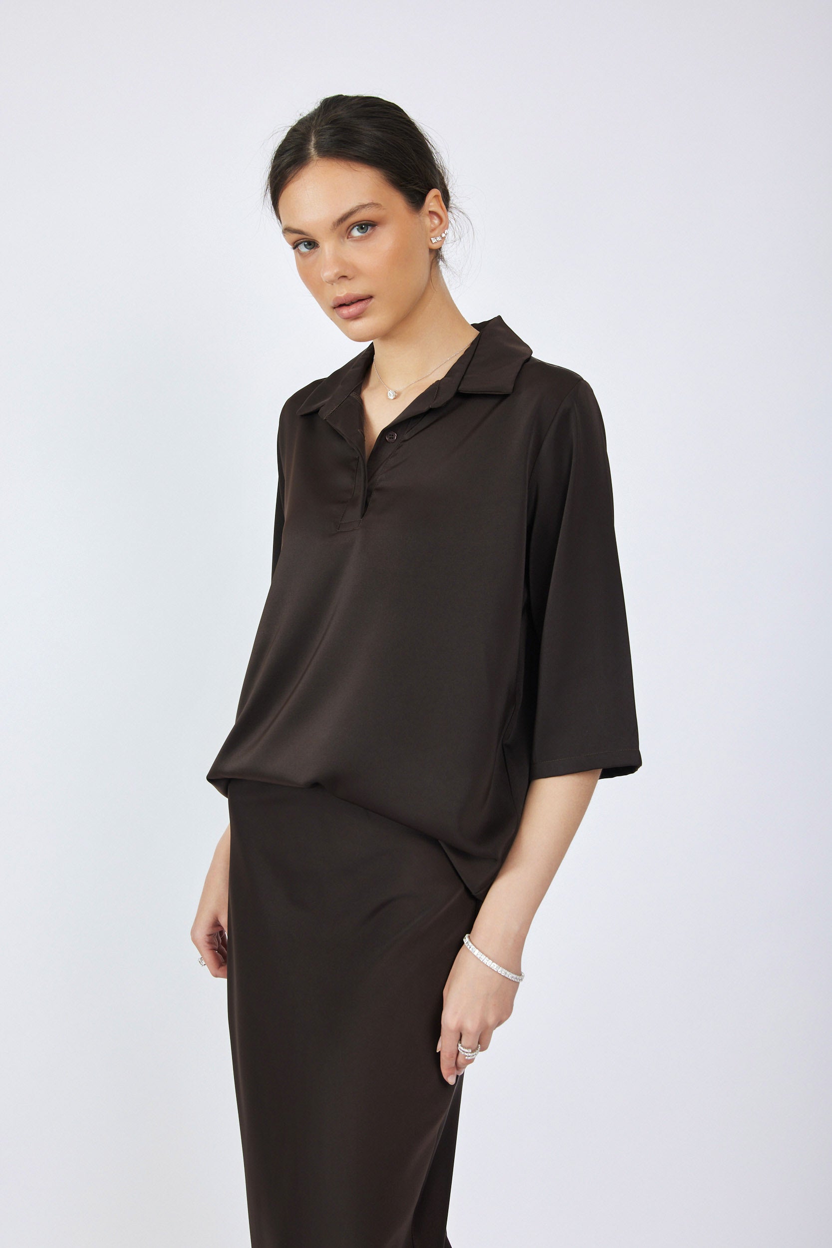 חולצת פולו סאטן שרוול 3/4