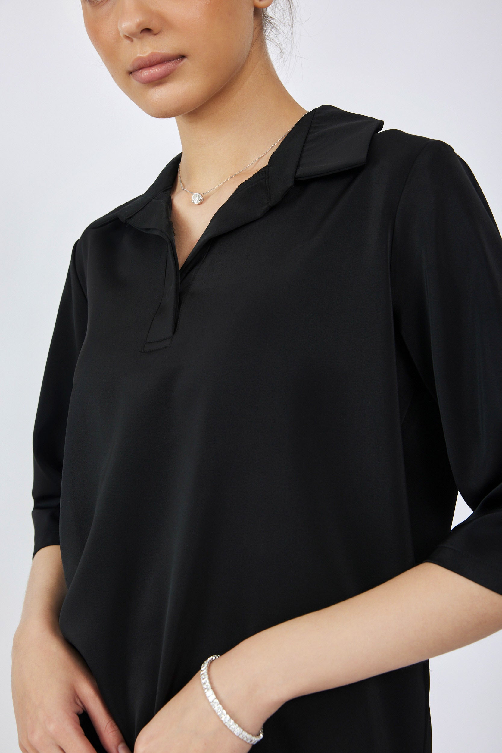 חולצת פולו סאטן שרוול 3/4