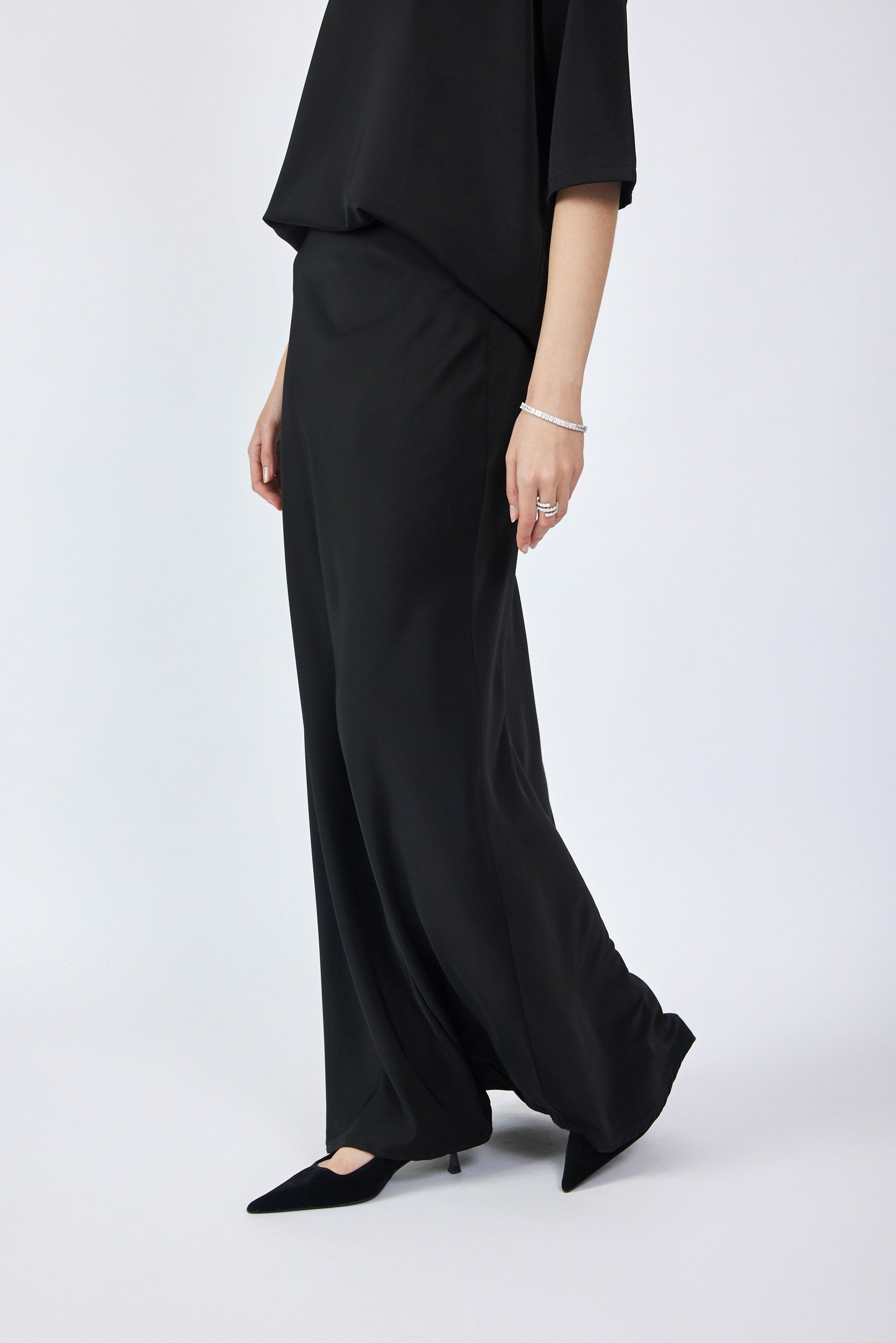 חצאית סאטן מקסי + שסע