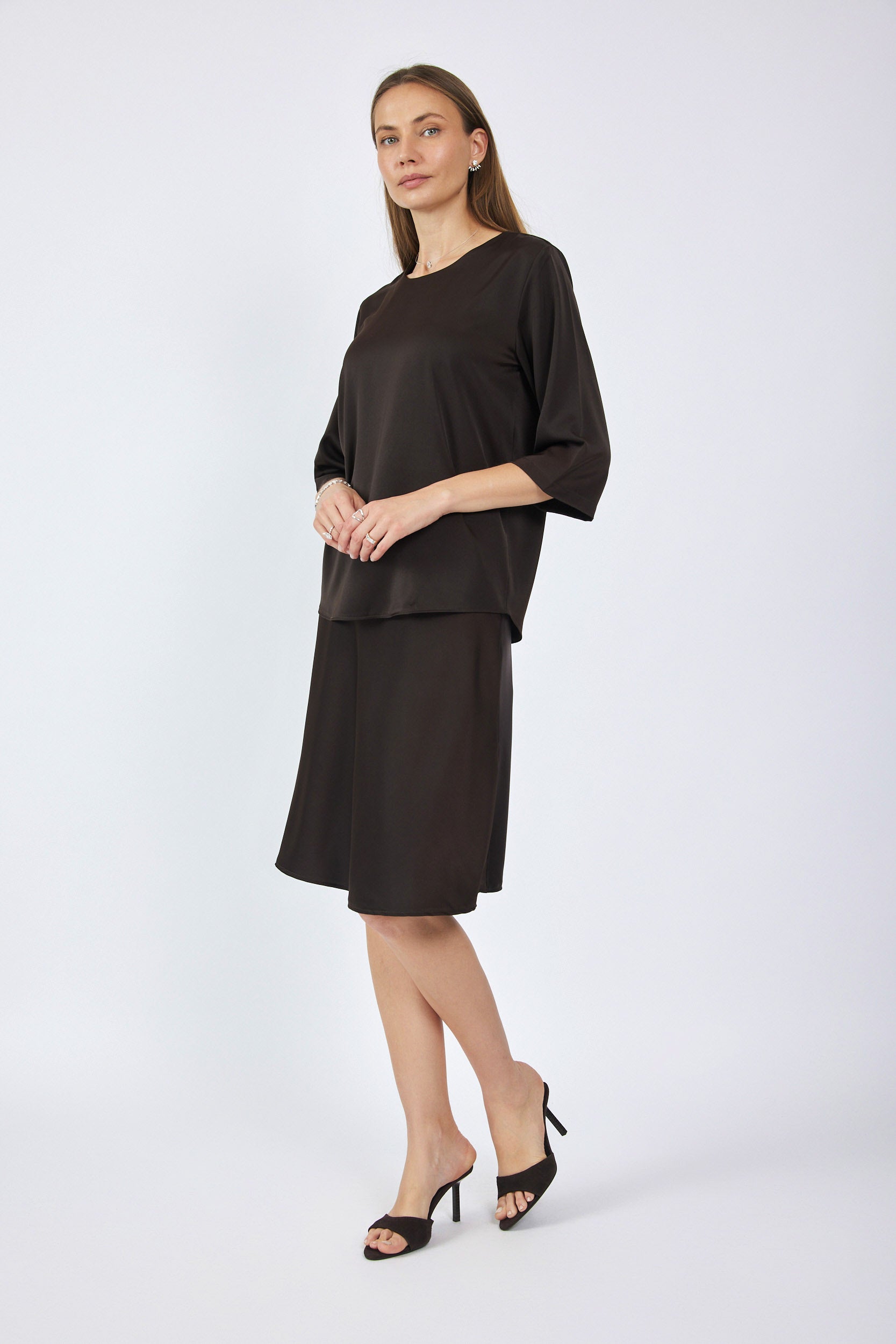 חצאית סאטן קצרה Dark Shades