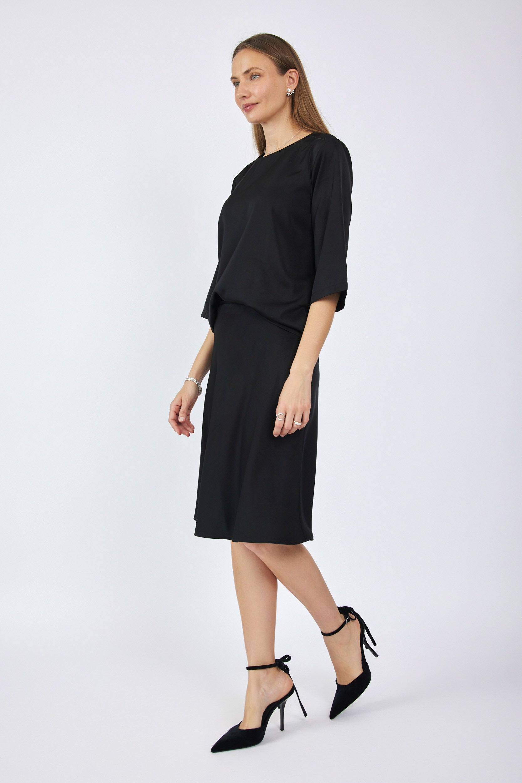 חצאית סאטן קצרה Dark Shades