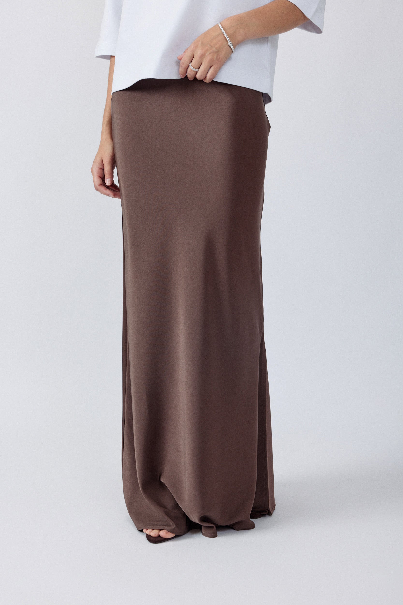 חצאית סאטן מקסי + שסע