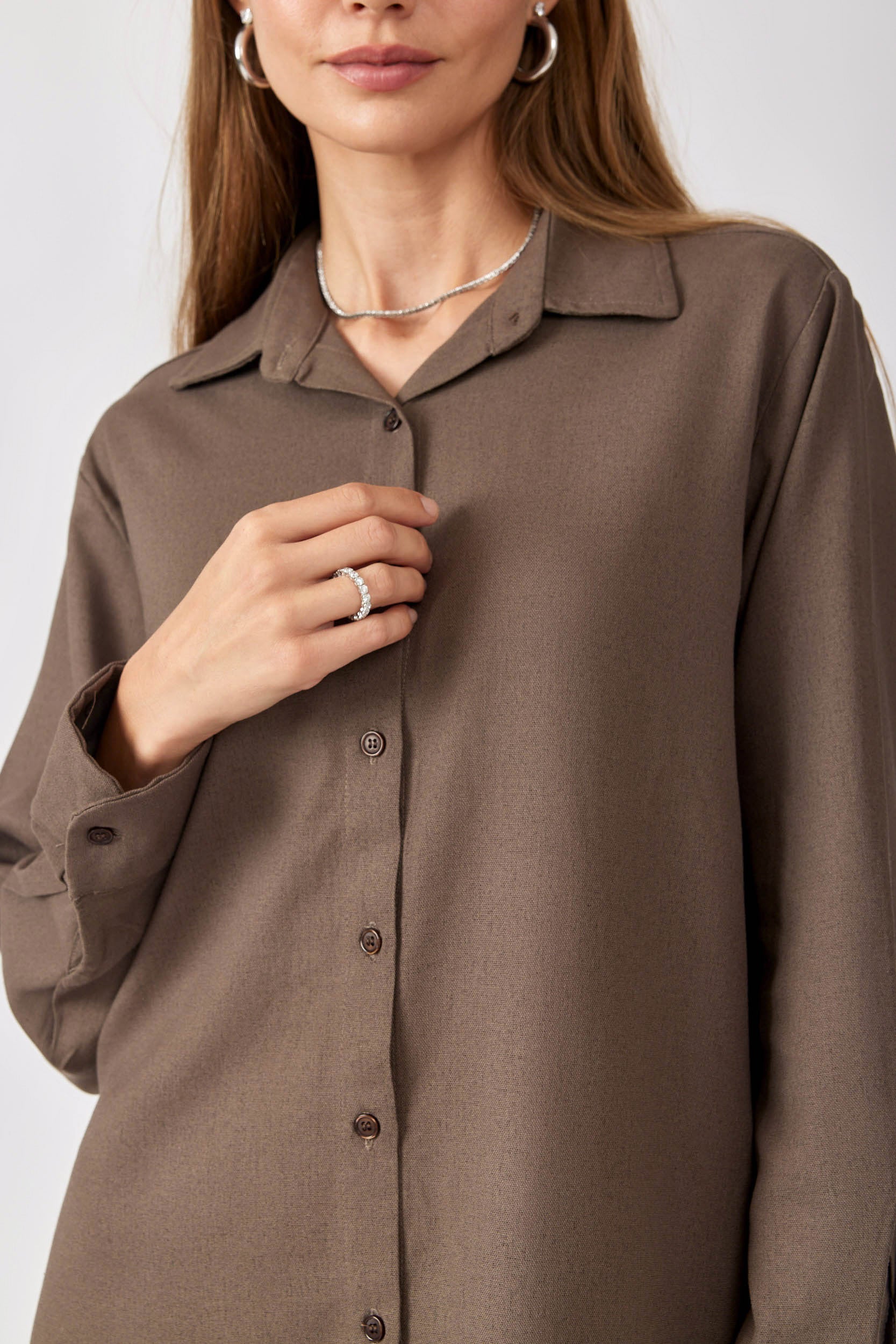 חולצת פשתן כפתורים