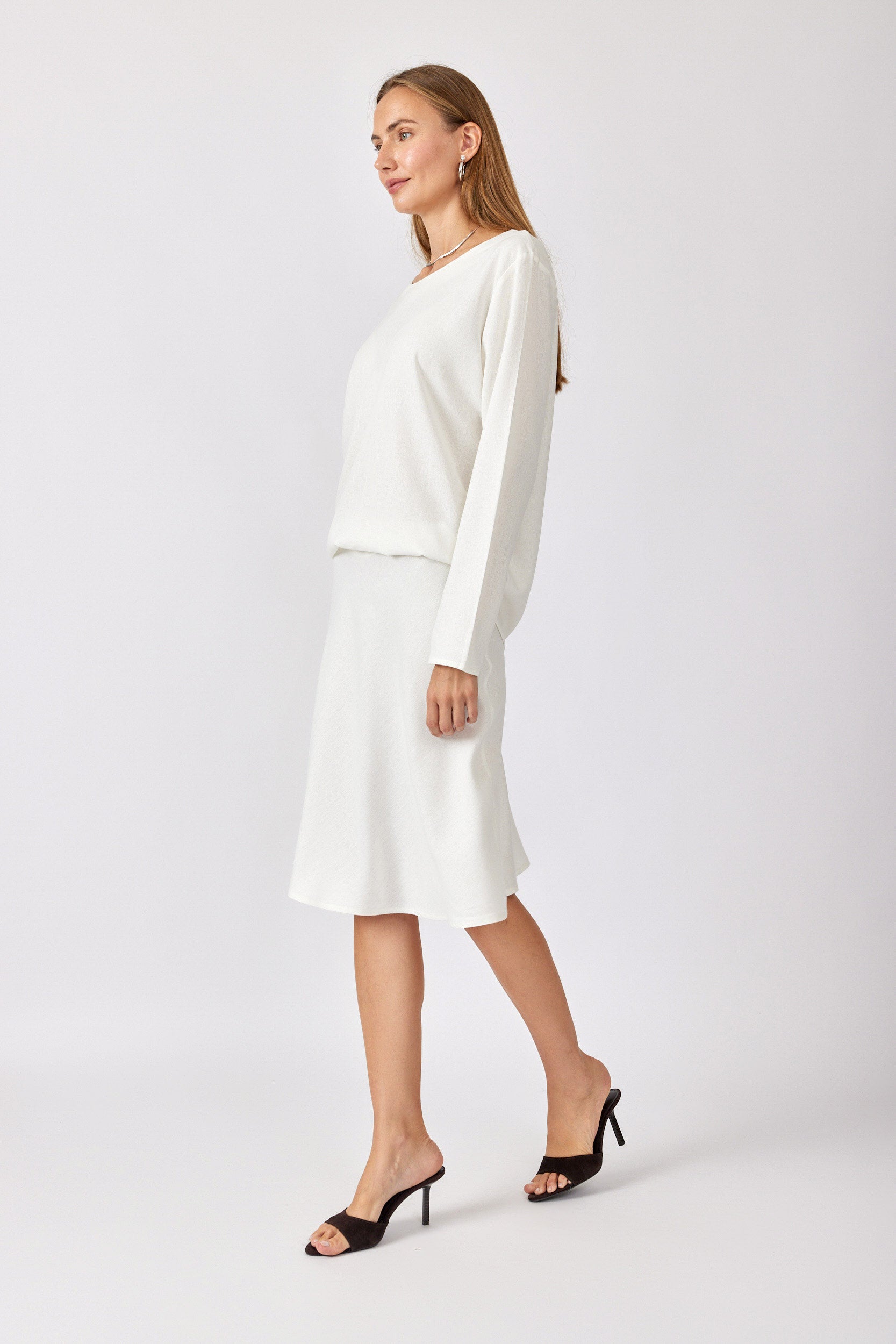 חצאית פשתן קצרה