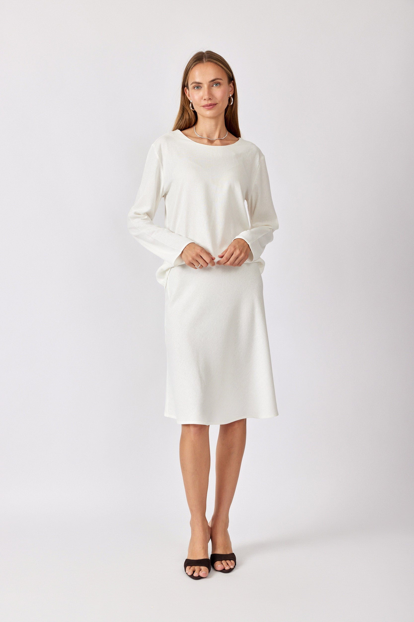 חצאית פשתן קצרה