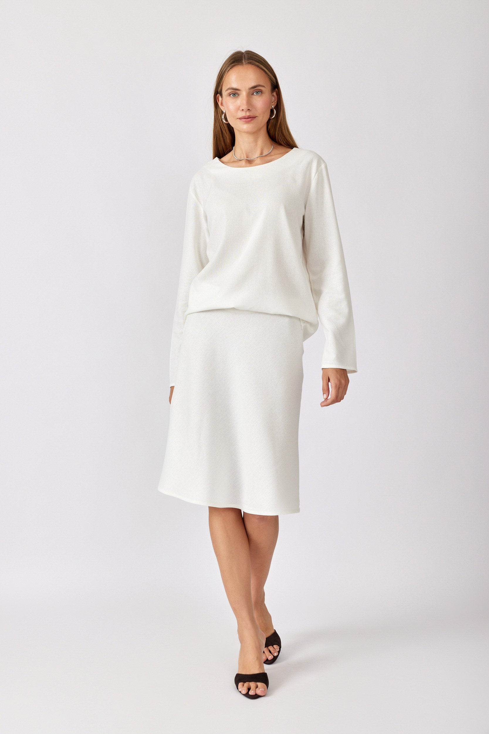 חצאית פשתן קצרה