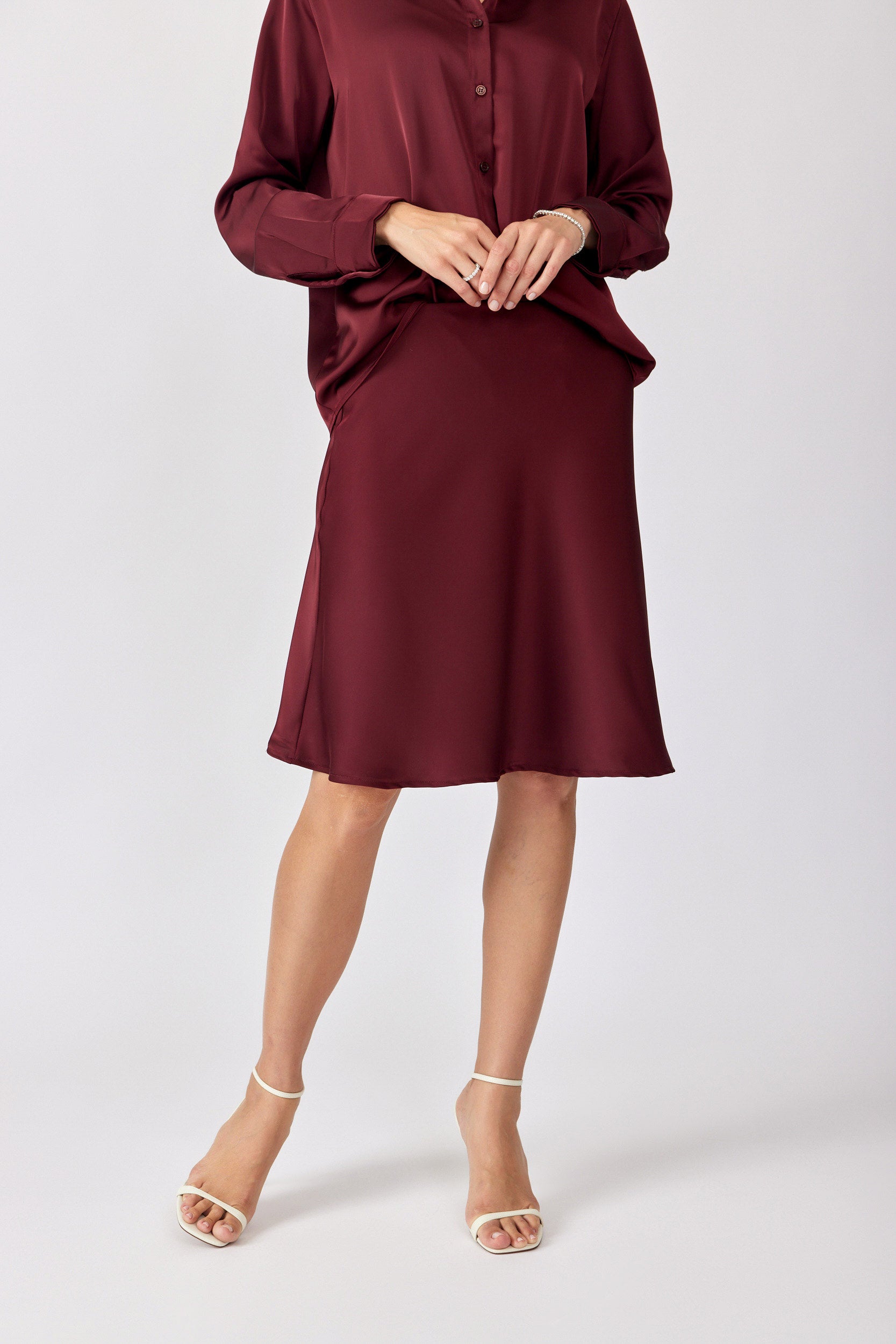 חצאית סאטן קצרה Dark Shades