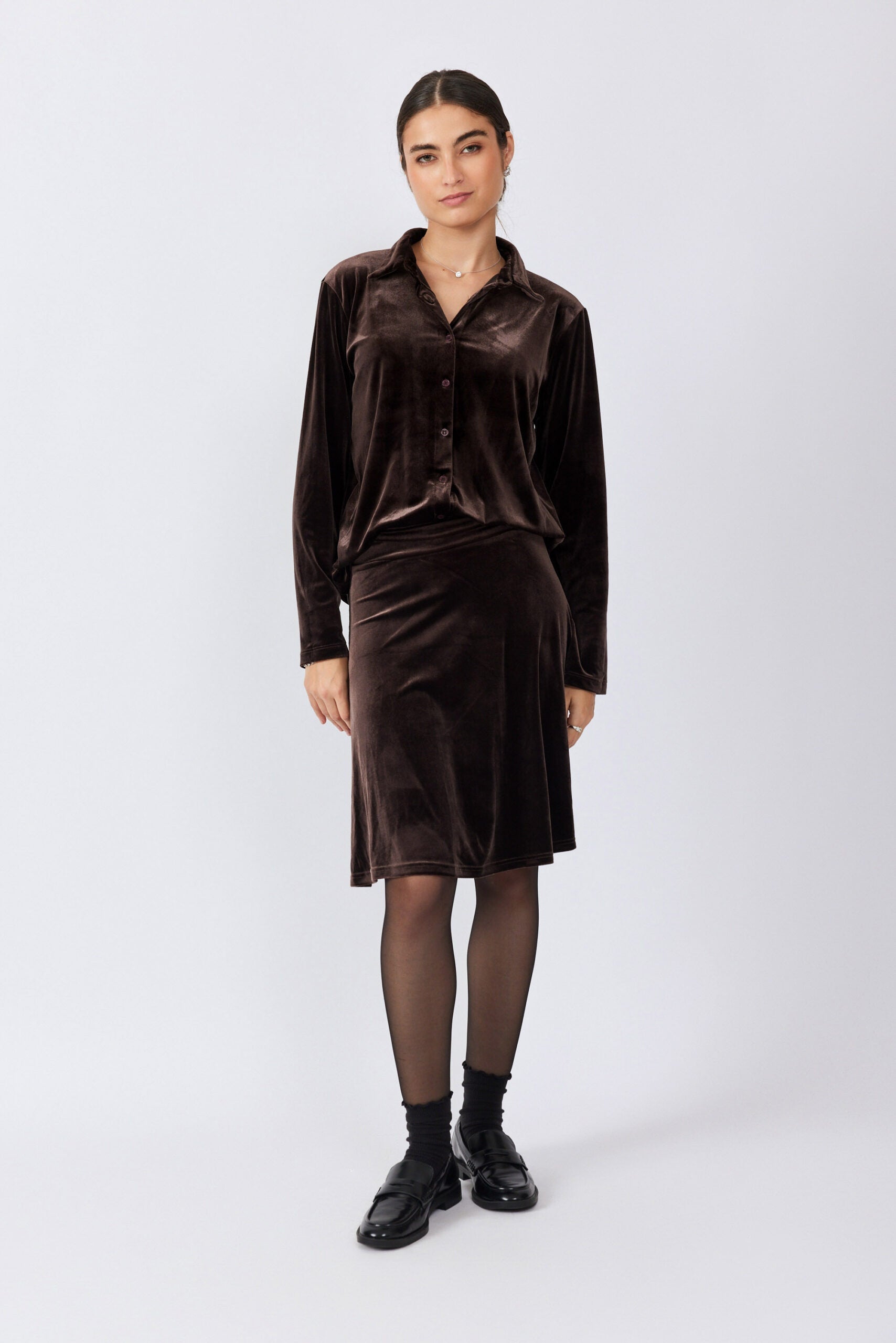 חולצת קטיפה מכופתרת