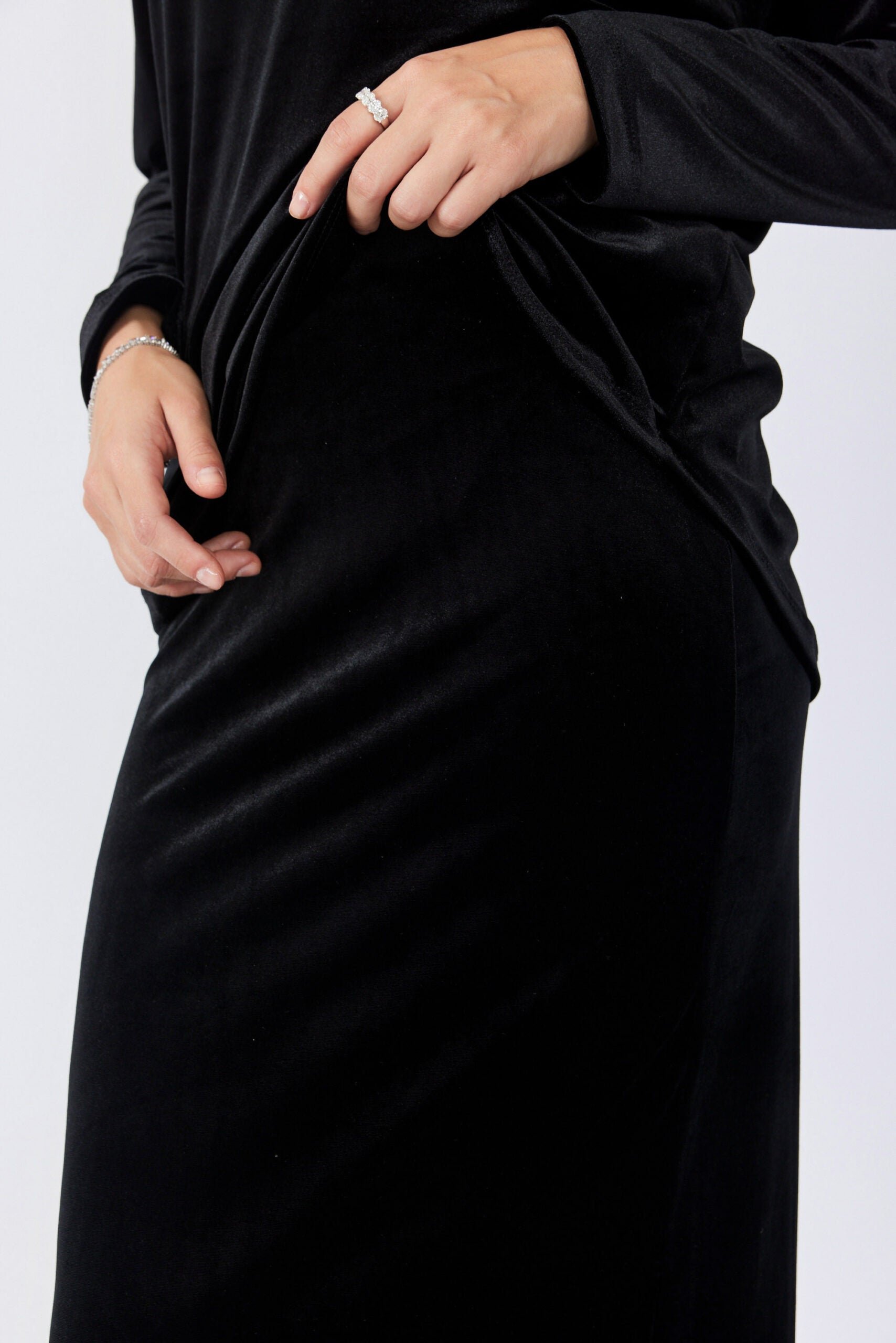 חצאית קטיפה 3/4 + שסע