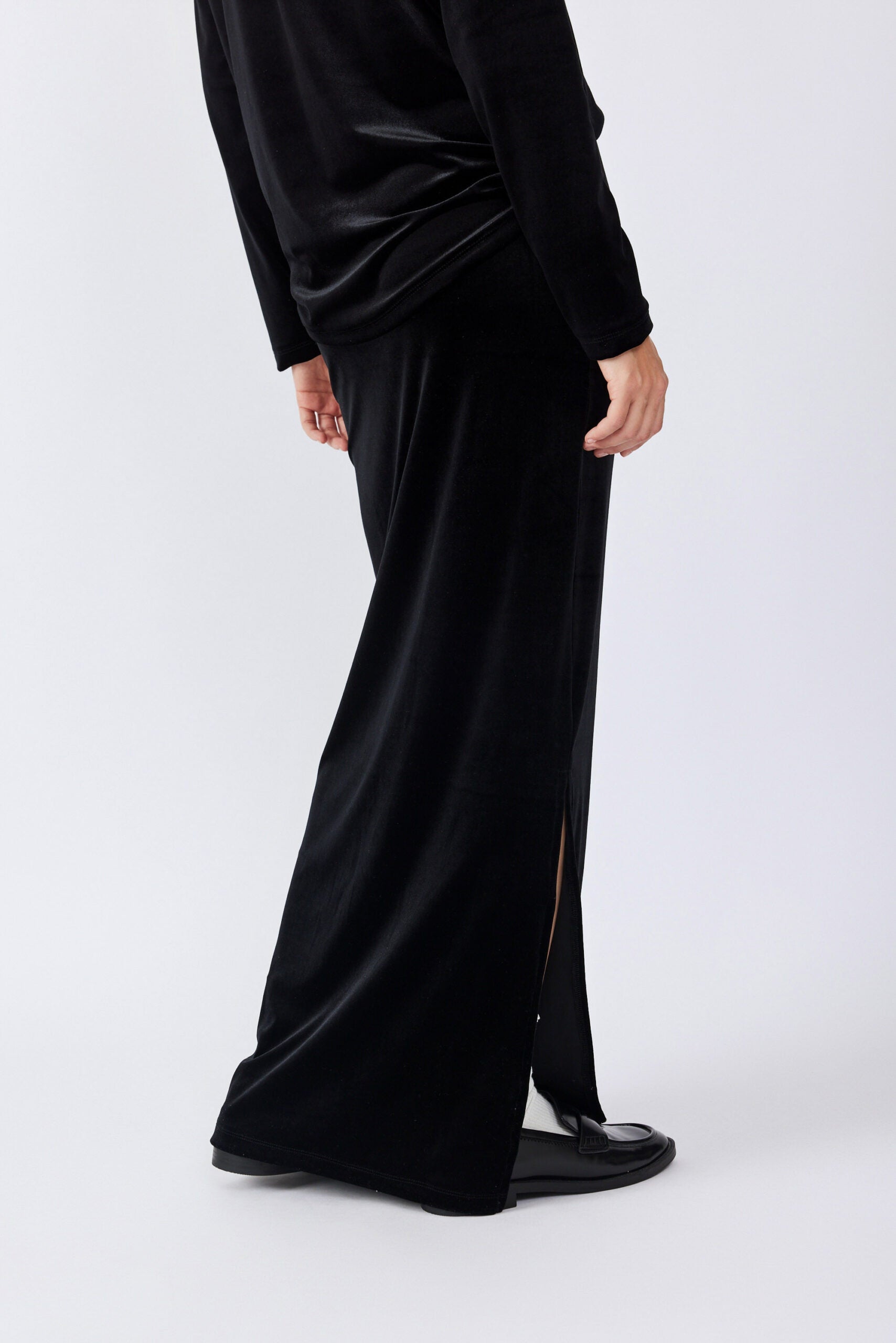 חצאית קטיפה מקסי + שסע