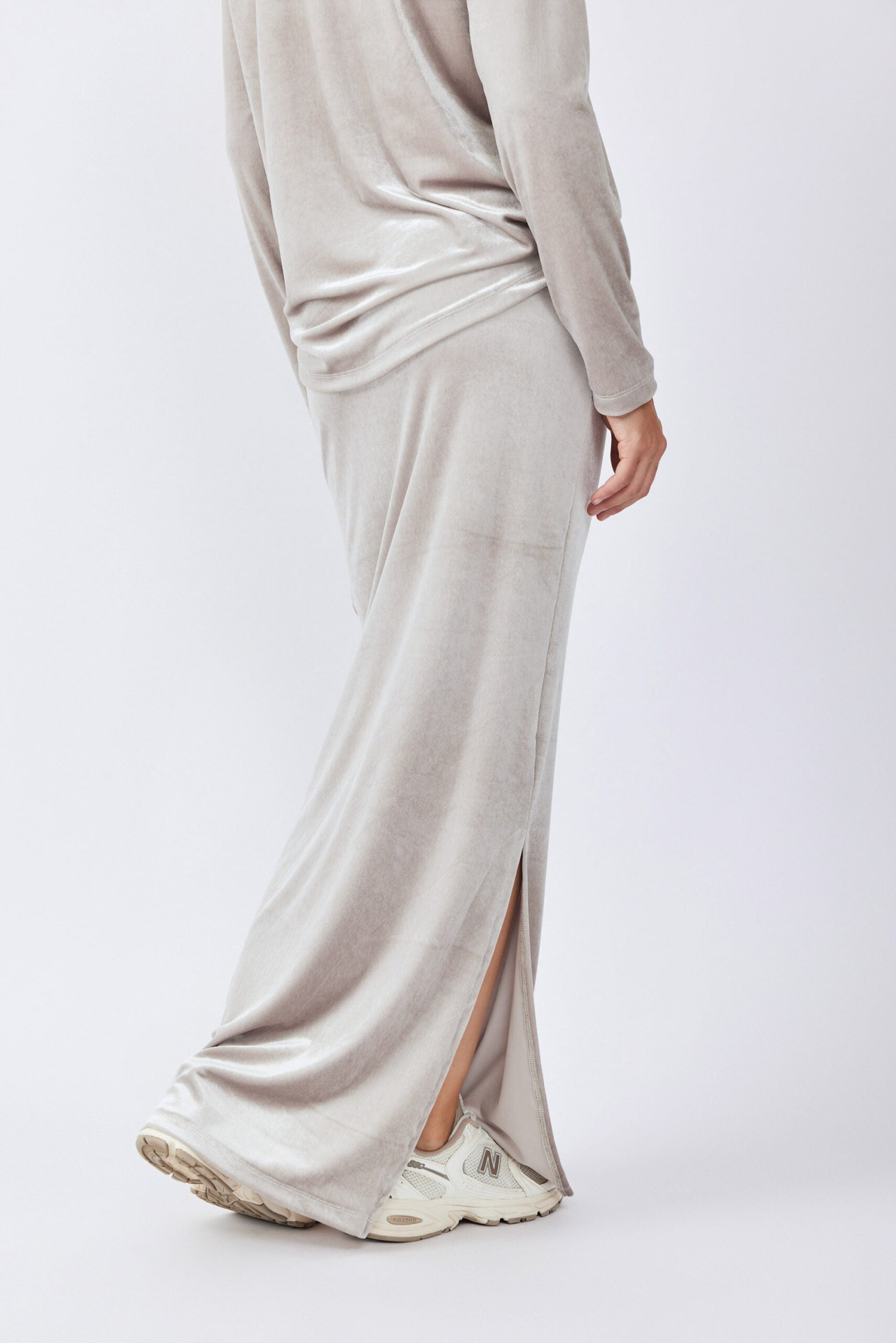 חצאית קטיפה מקסי + שסע