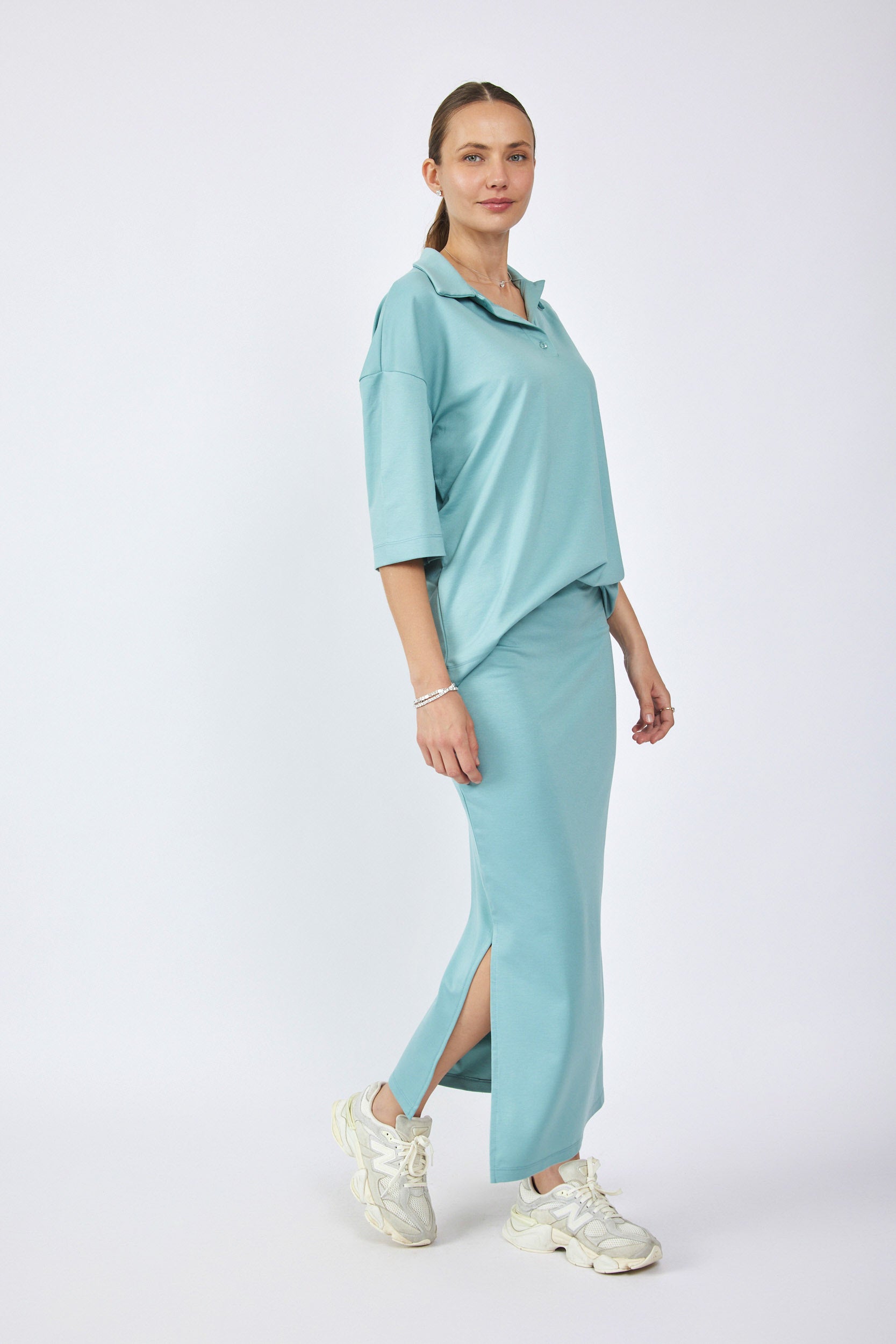 חצאית ג'רסי 3/4+ שסע